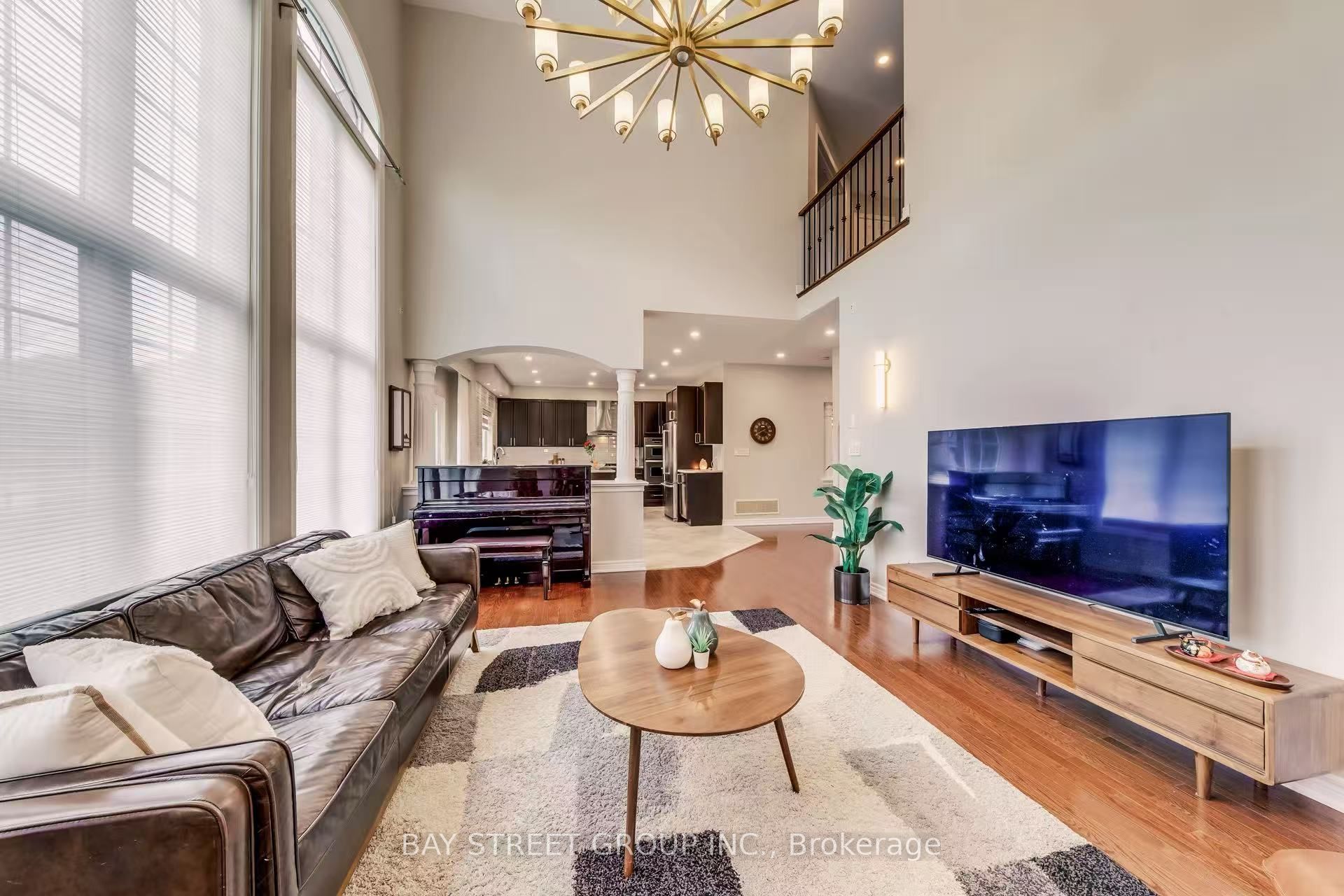 1087 Kestell Boulevard N Property Photo 15