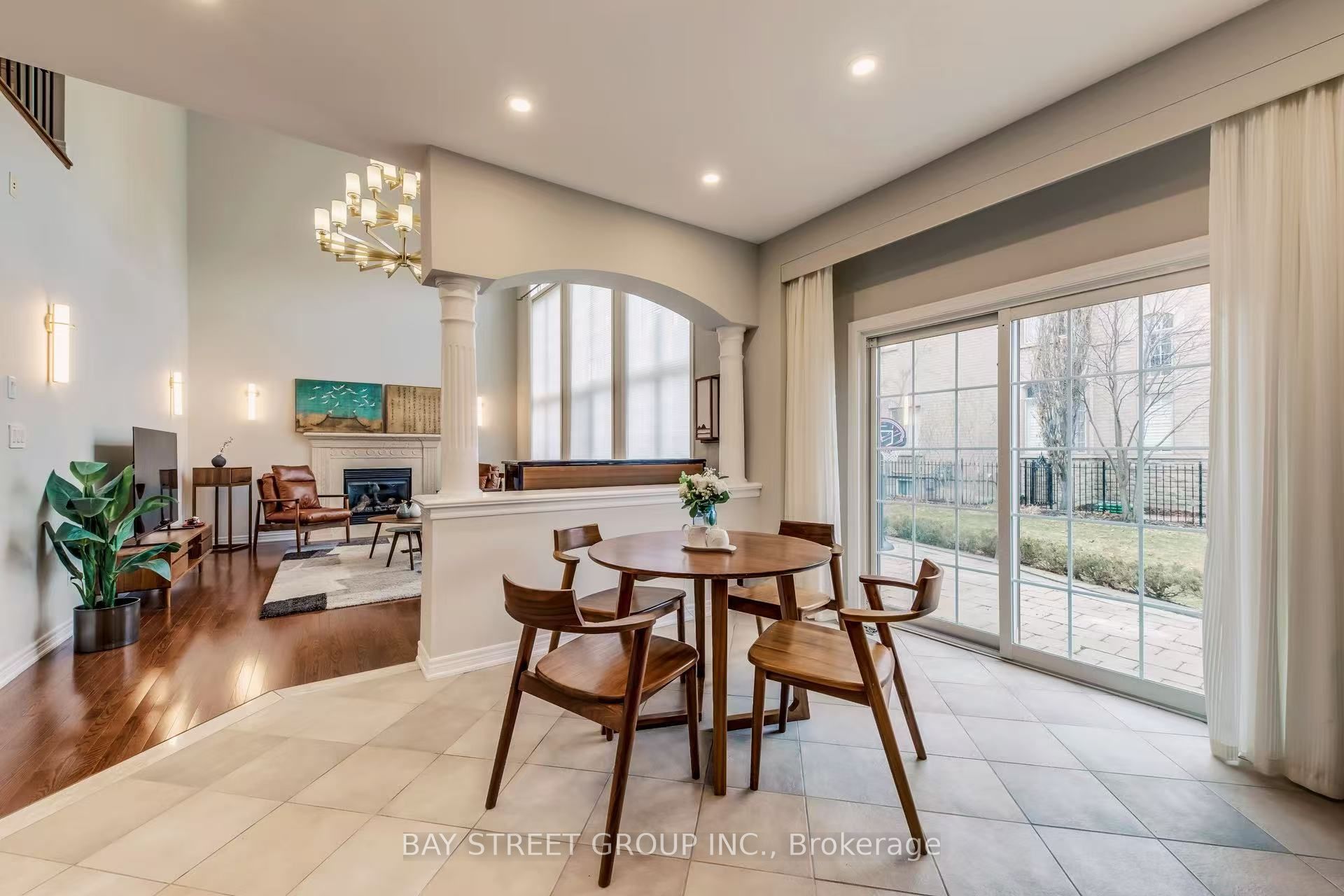 1087 Kestell Boulevard N Property Photo 16