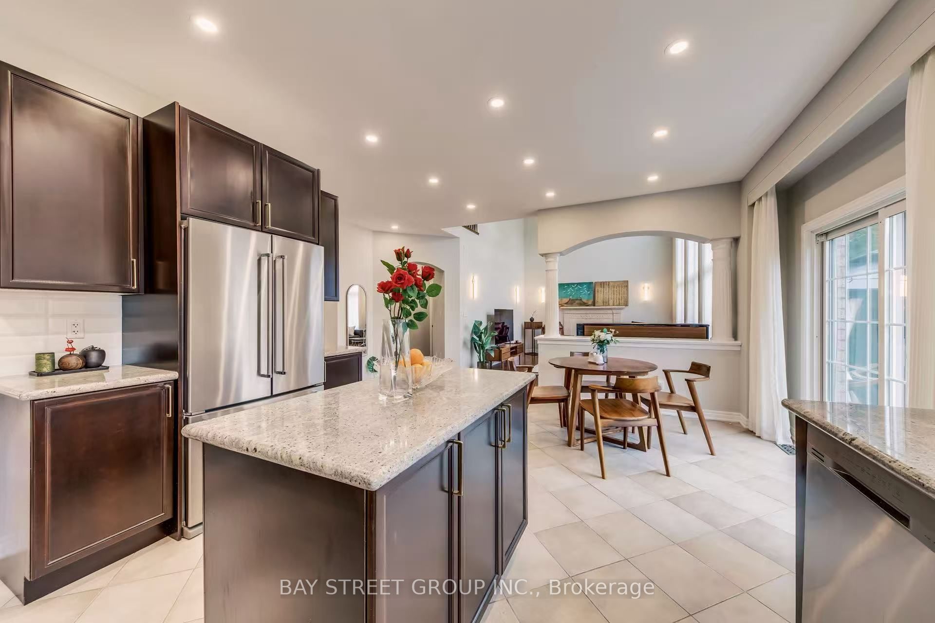 1087 Kestell Boulevard N Property Photo 19