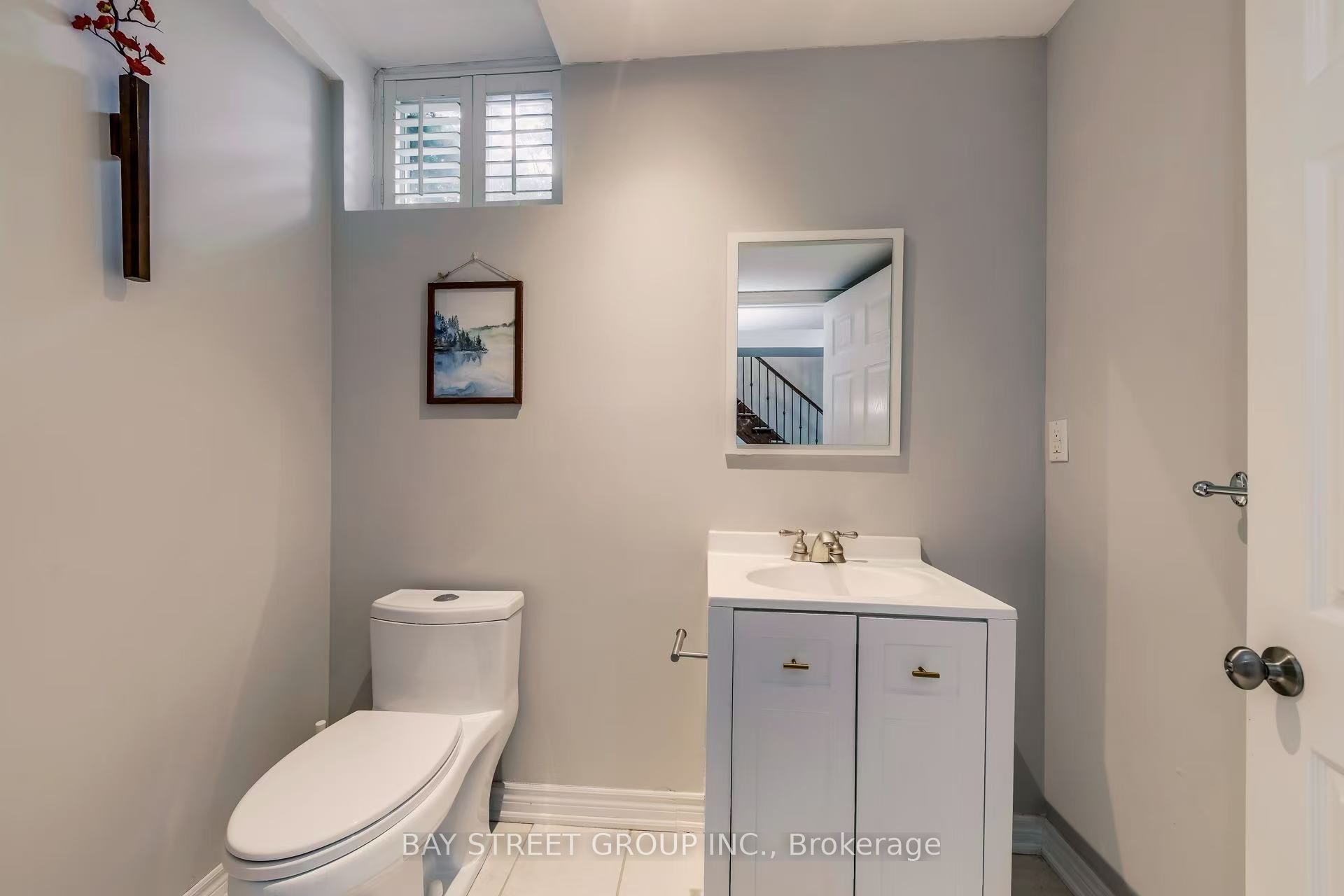 1087 Kestell Boulevard N Property Photo 36