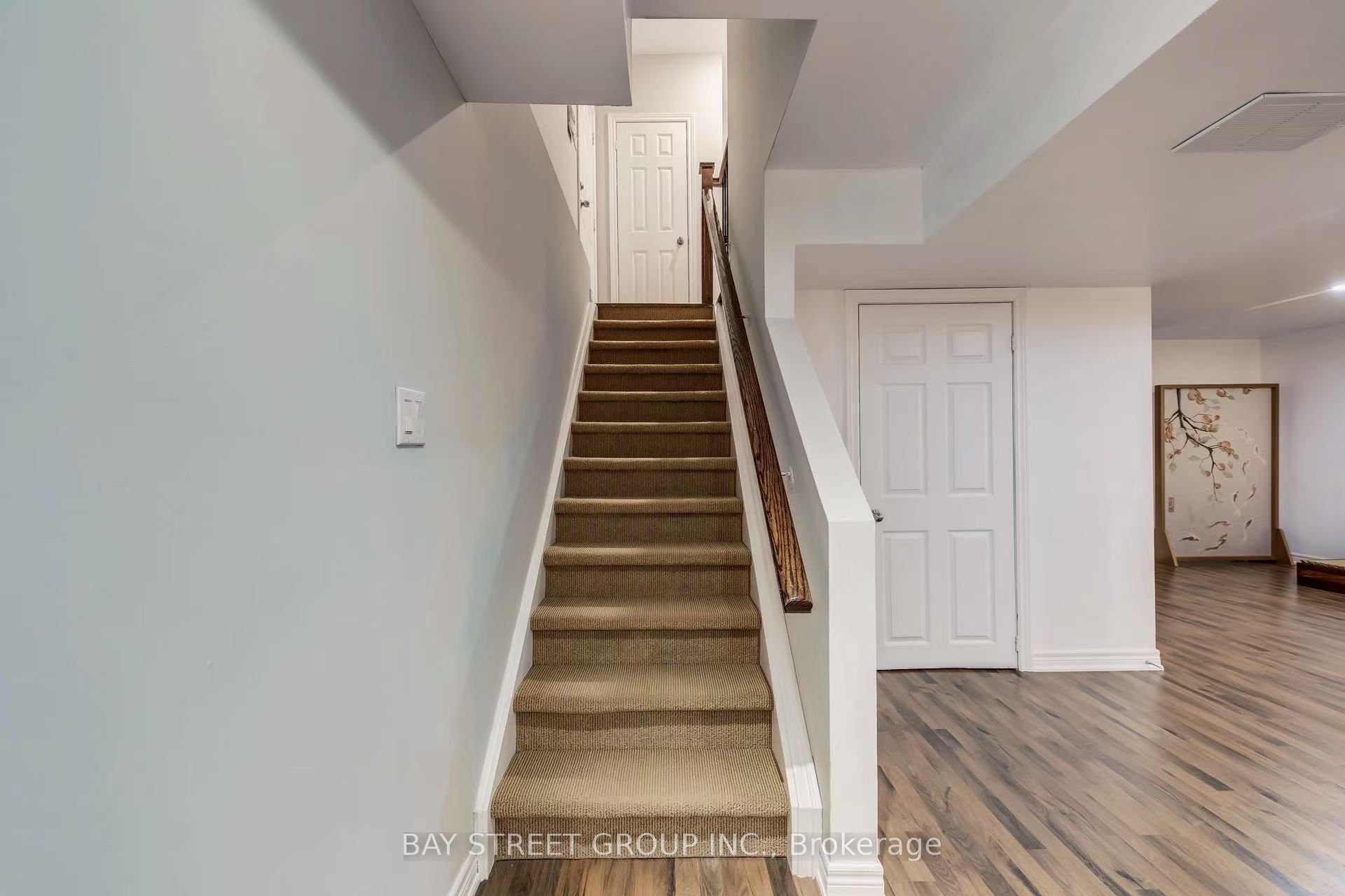 1087 Kestell Boulevard N Property Photo 37