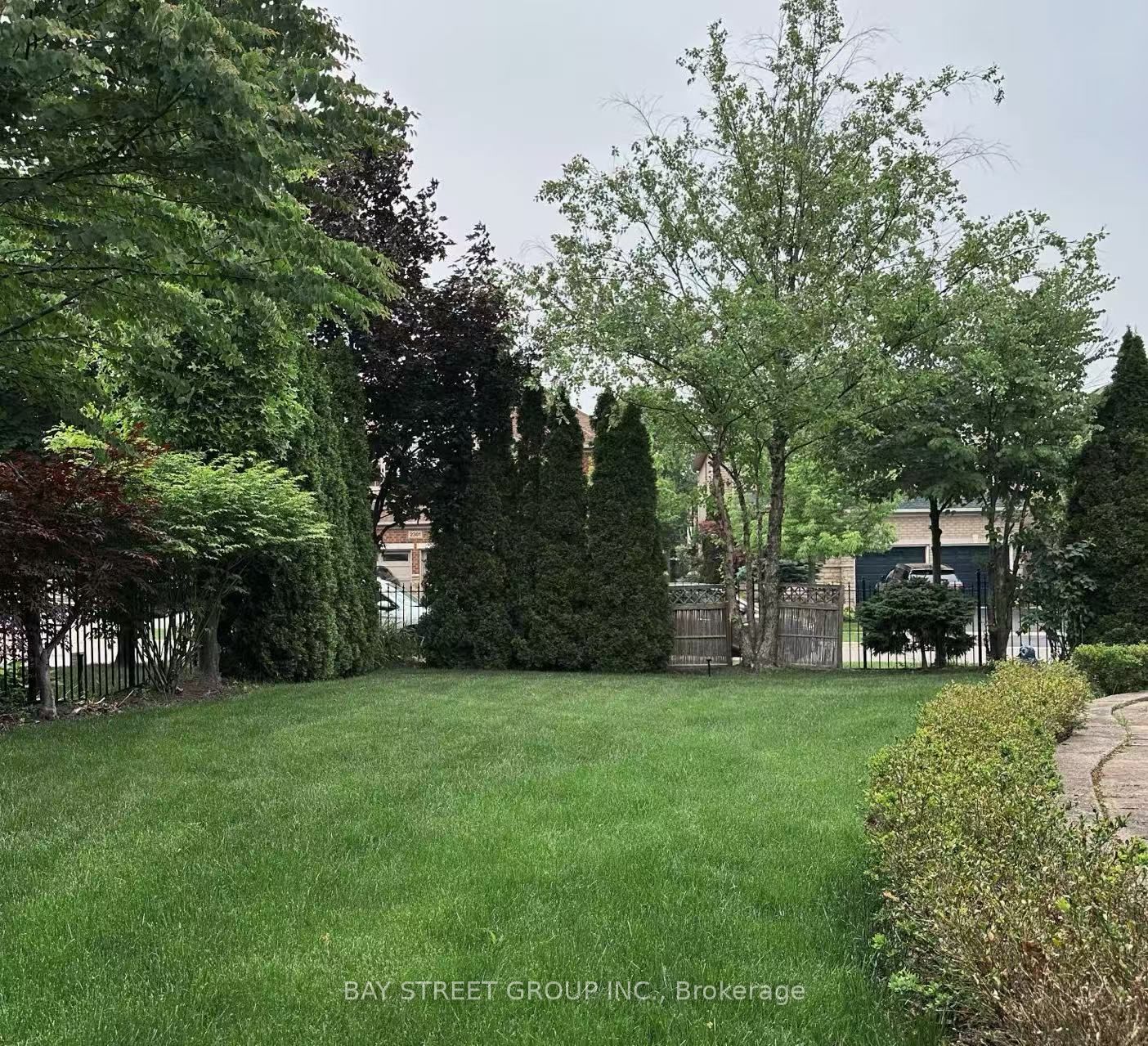 1087 Kestell Boulevard N Property Photo 38