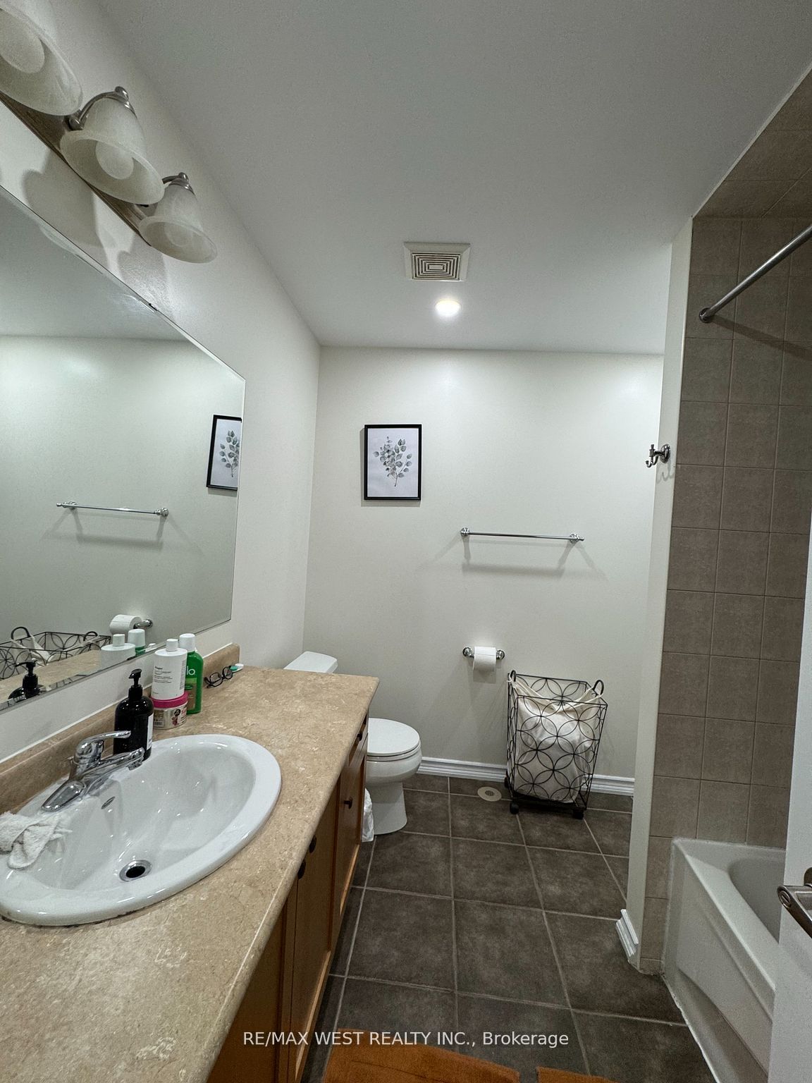 925 Burrows Gate Property Photo 9