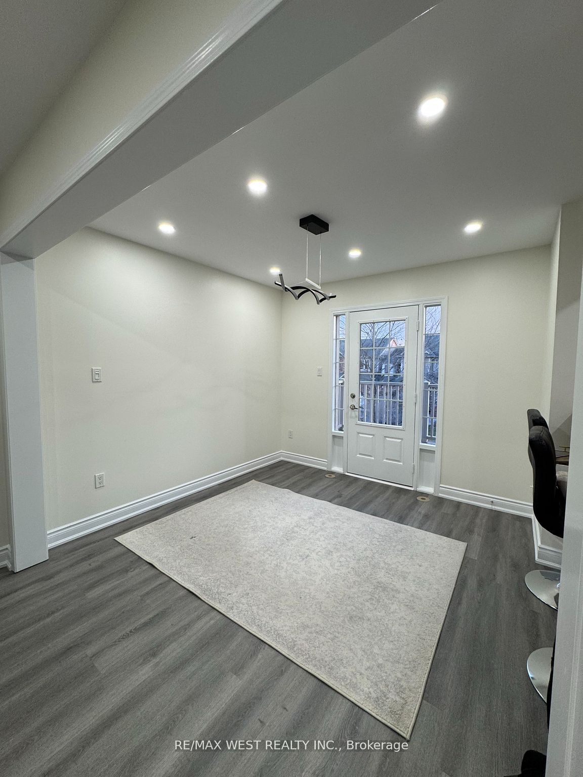 925 Burrows Gate Property Photo 11