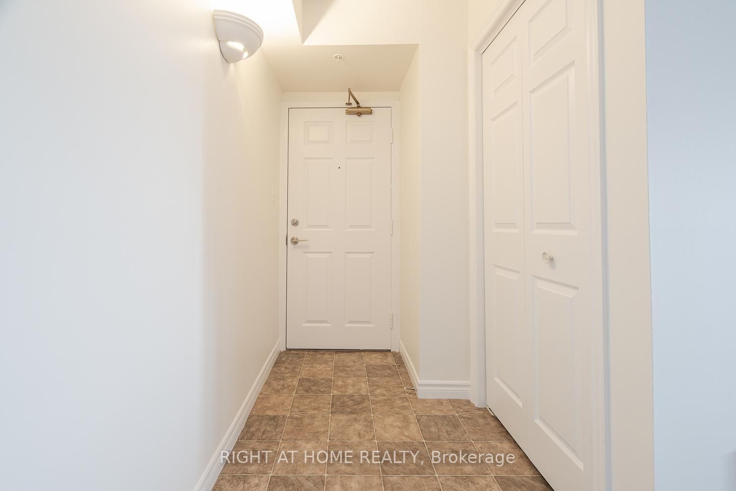 1471 Maple Avenue 302 Property Photo 4