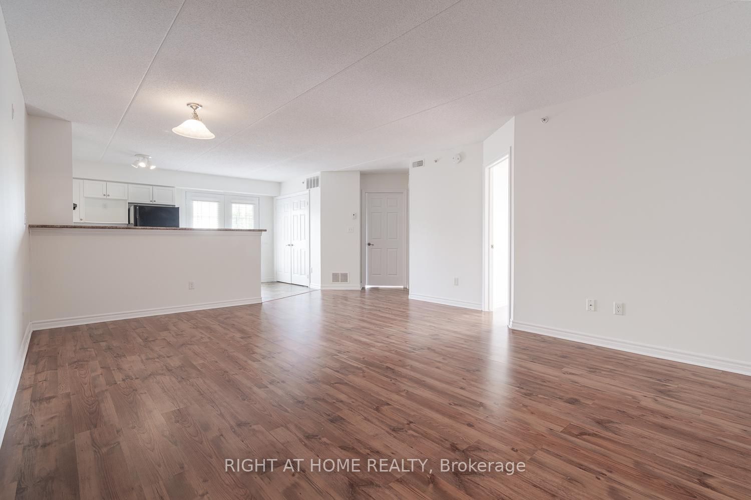 1471 Maple Avenue 302 Property Photo 5