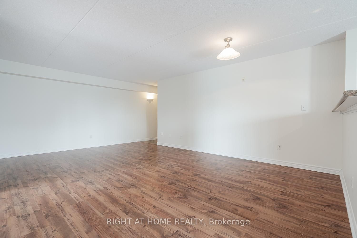 1471 Maple Avenue 302 Property Photo 7
