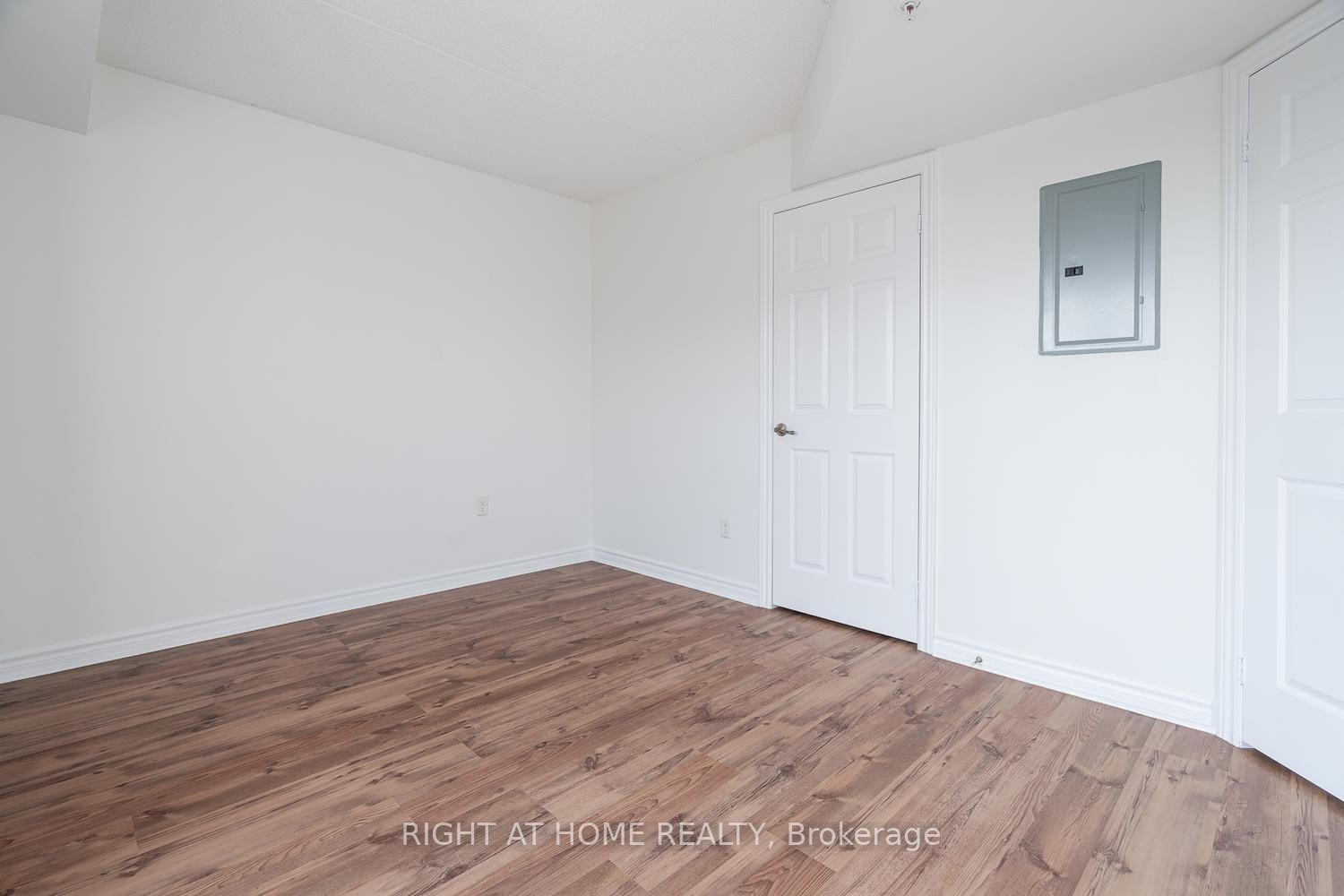 1471 Maple Avenue 302 Property Photo 12