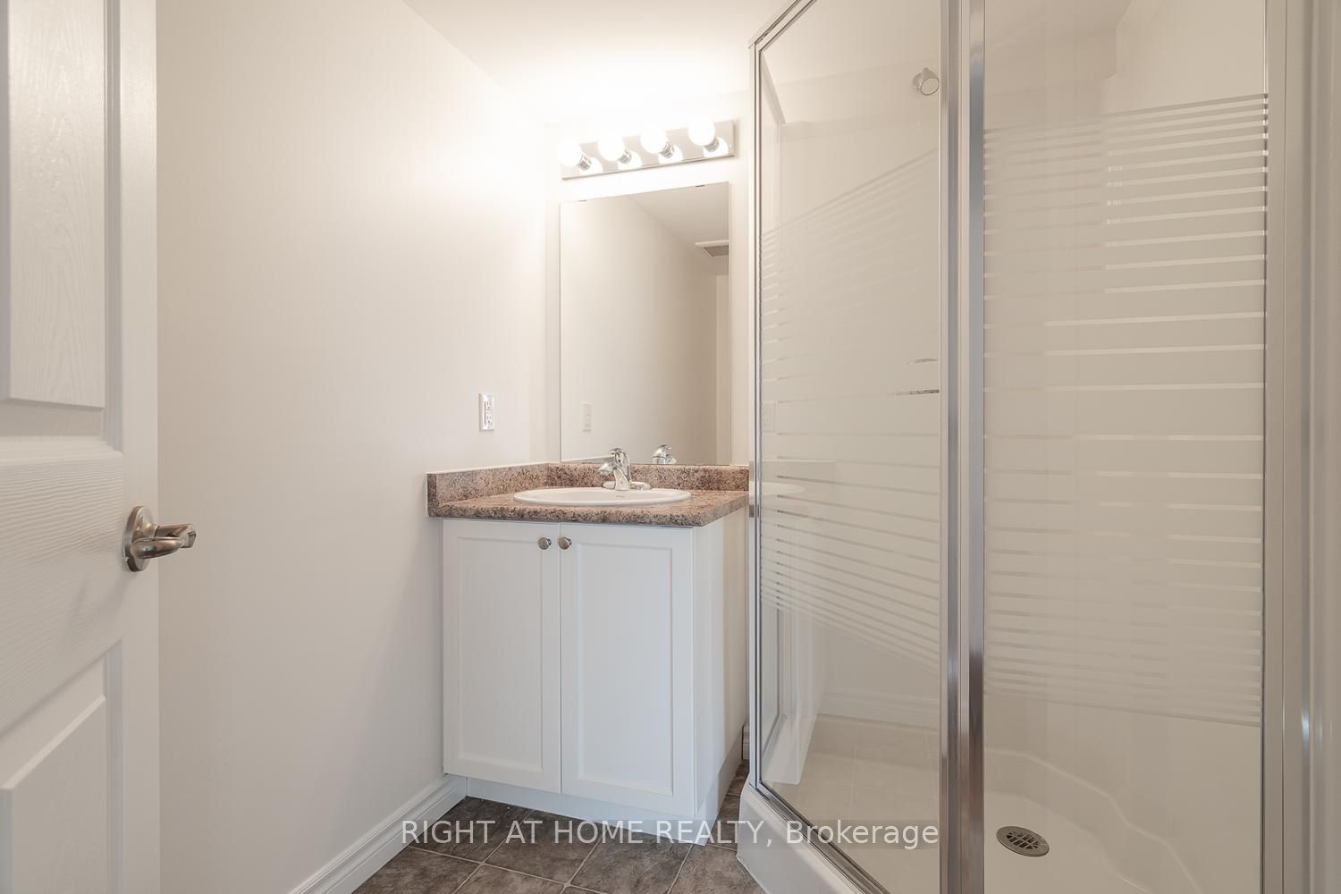 1471 Maple Avenue 302 Property Photo 13