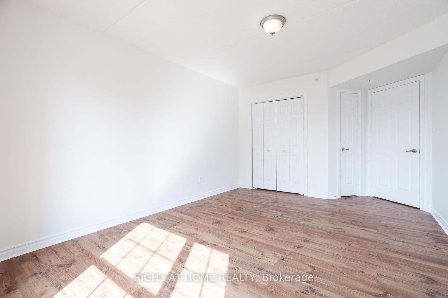 1471 Maple Avenue 302 Property Photo 15