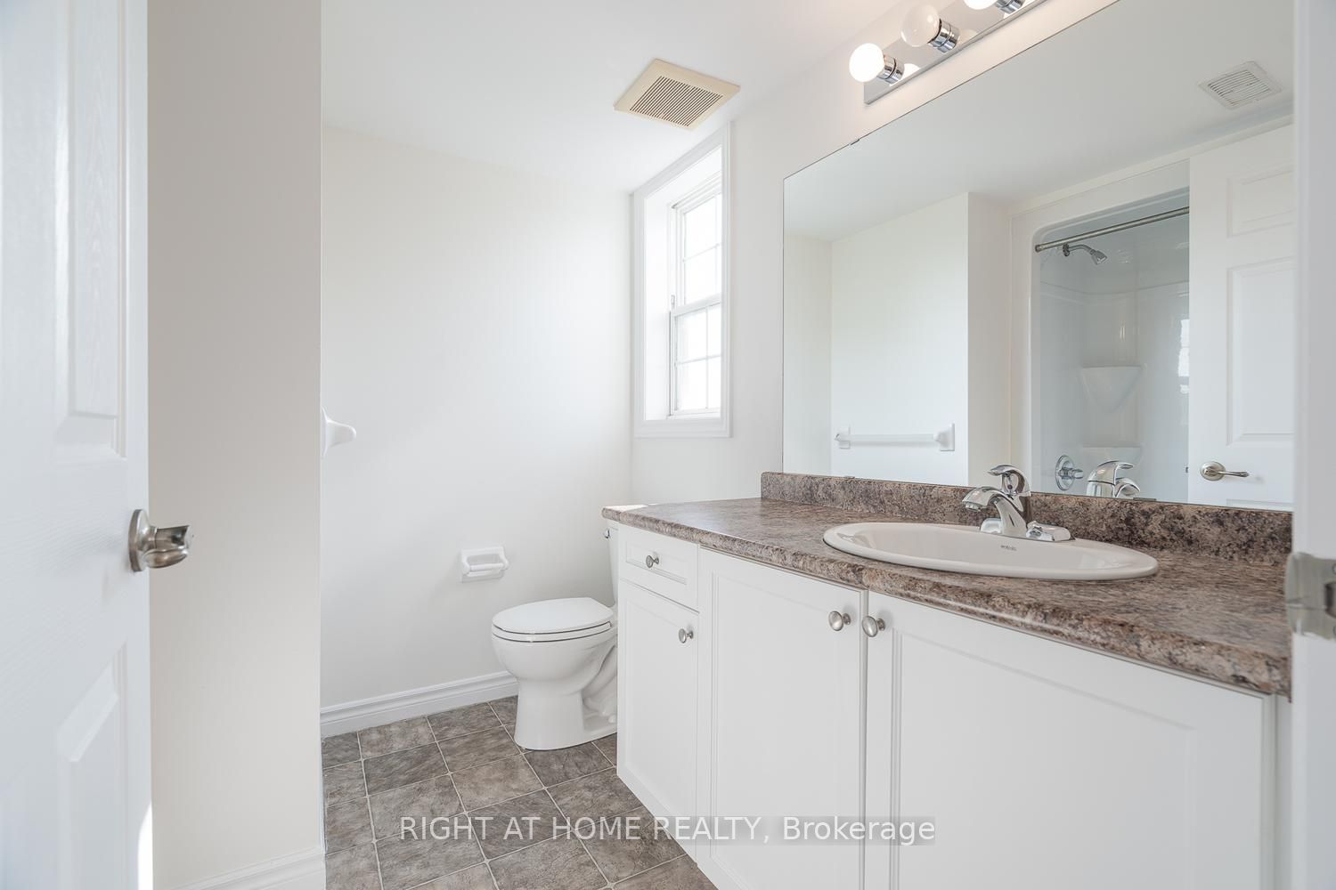 1471 Maple Avenue 302 Property Photo 16