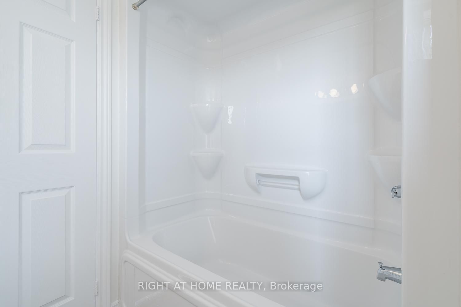 1471 Maple Avenue 302 Property Photo 17