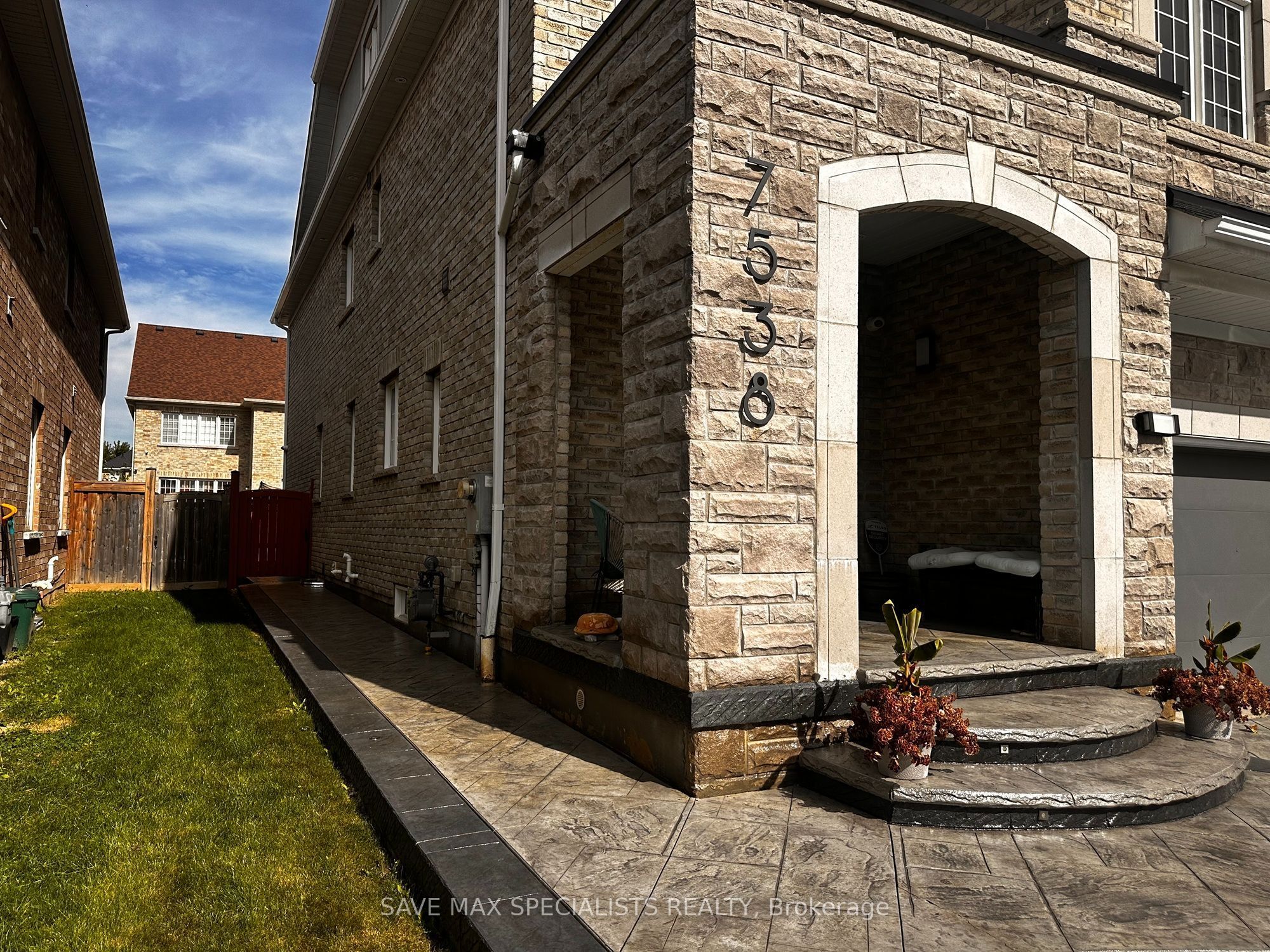 7538 Saint Barbara Boulevard Main Property Photo 3