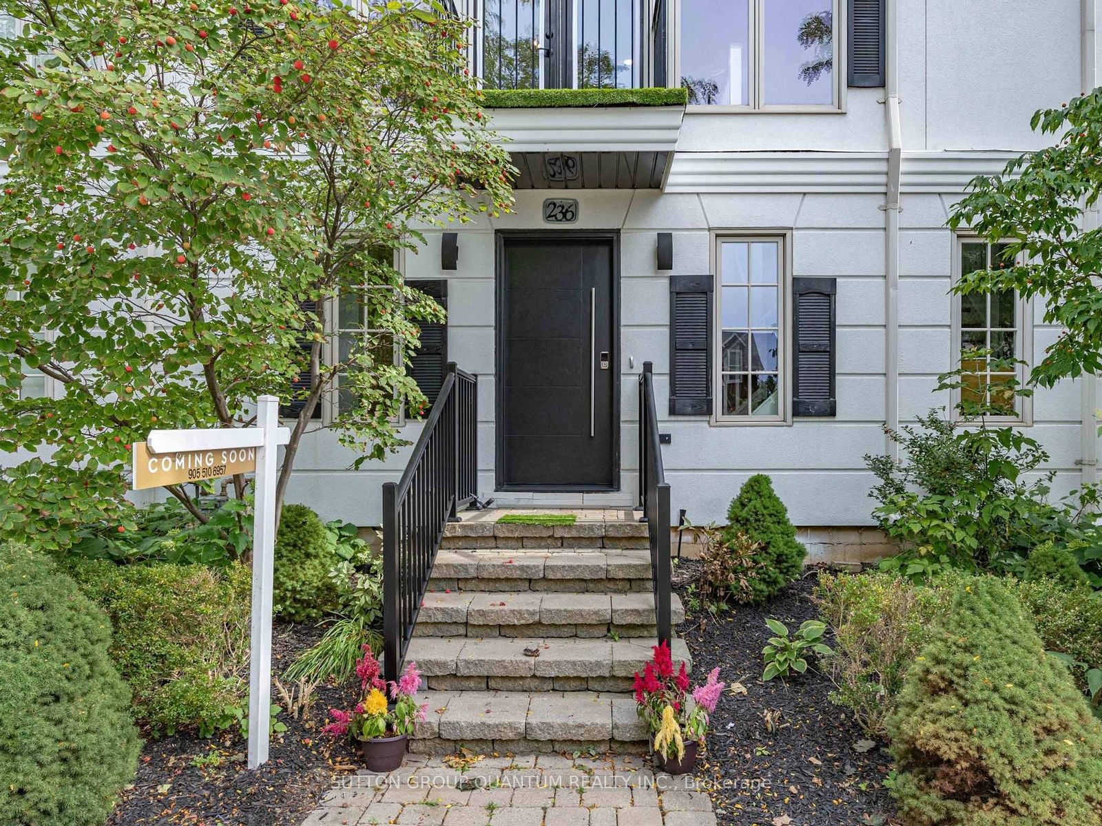 236 Randall Street Property Photo 3