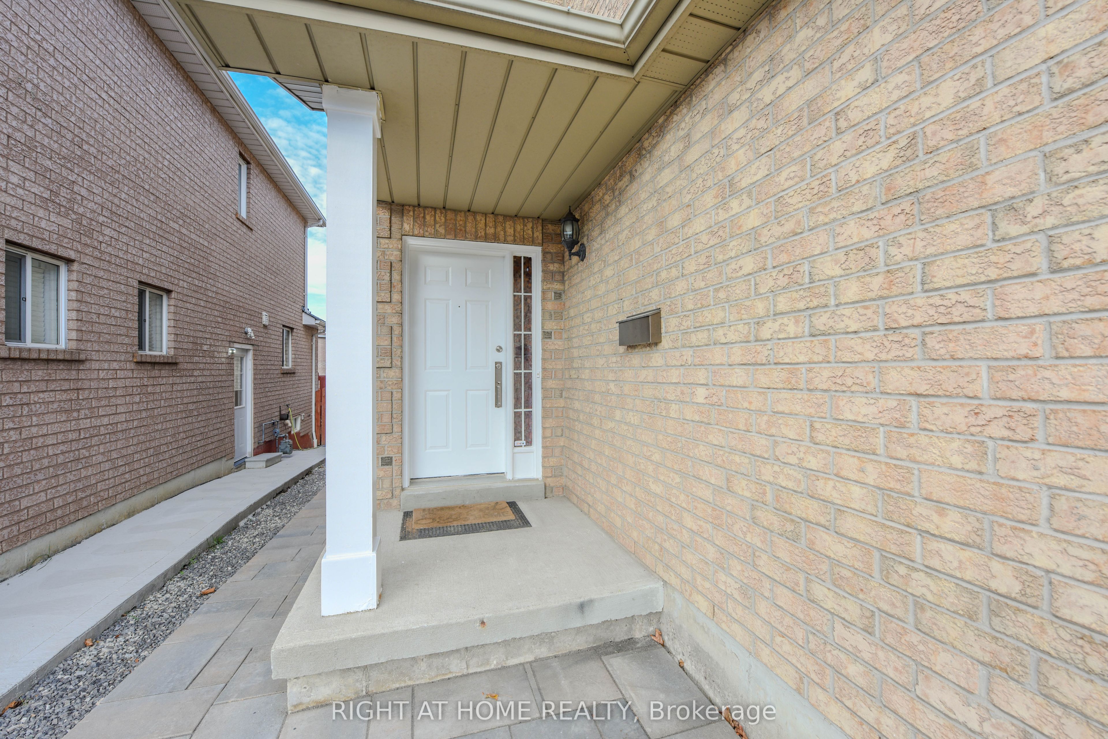903 Blyleven Boulevard Property Photo 3