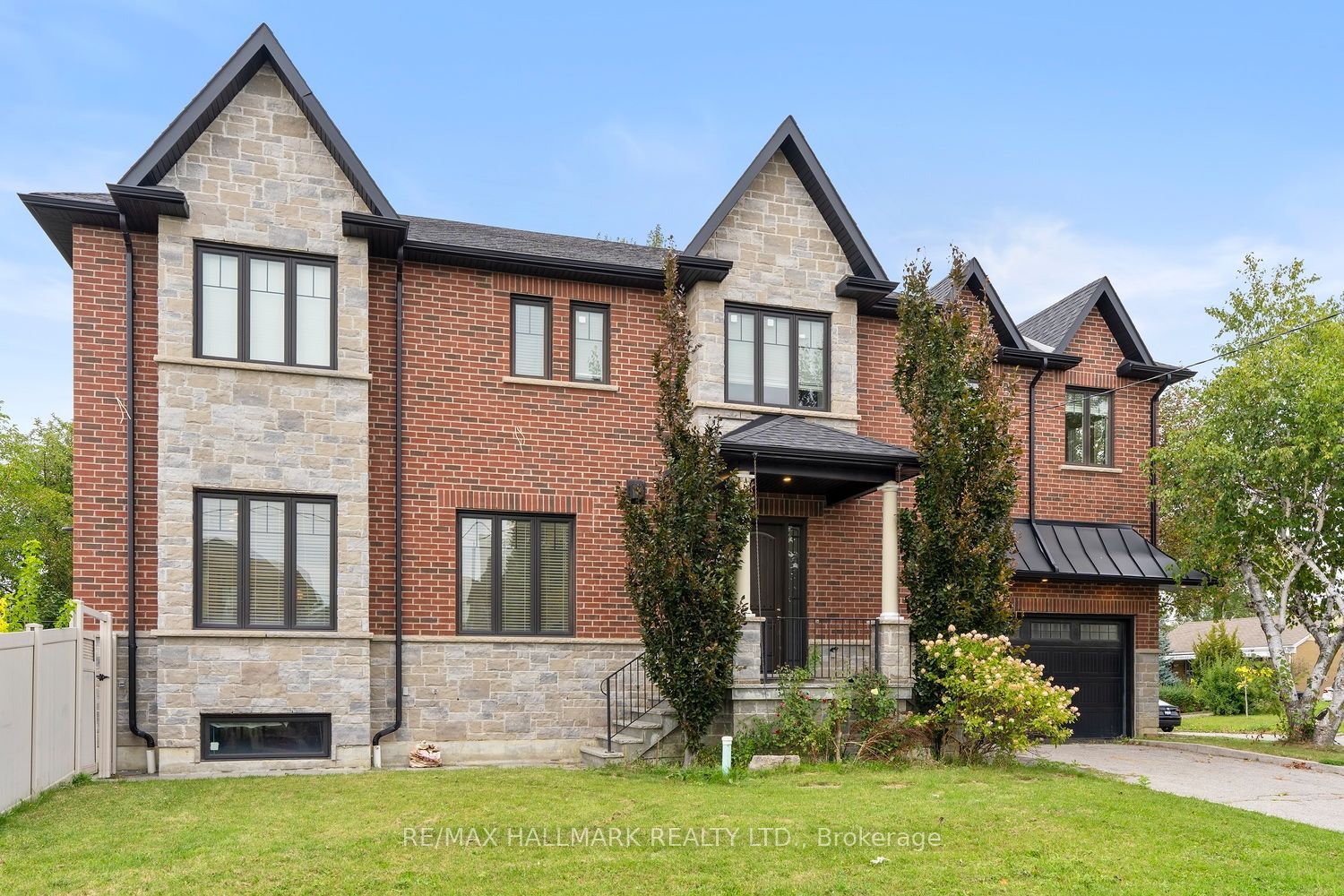 10 Sunray Crescent Property Photo 1