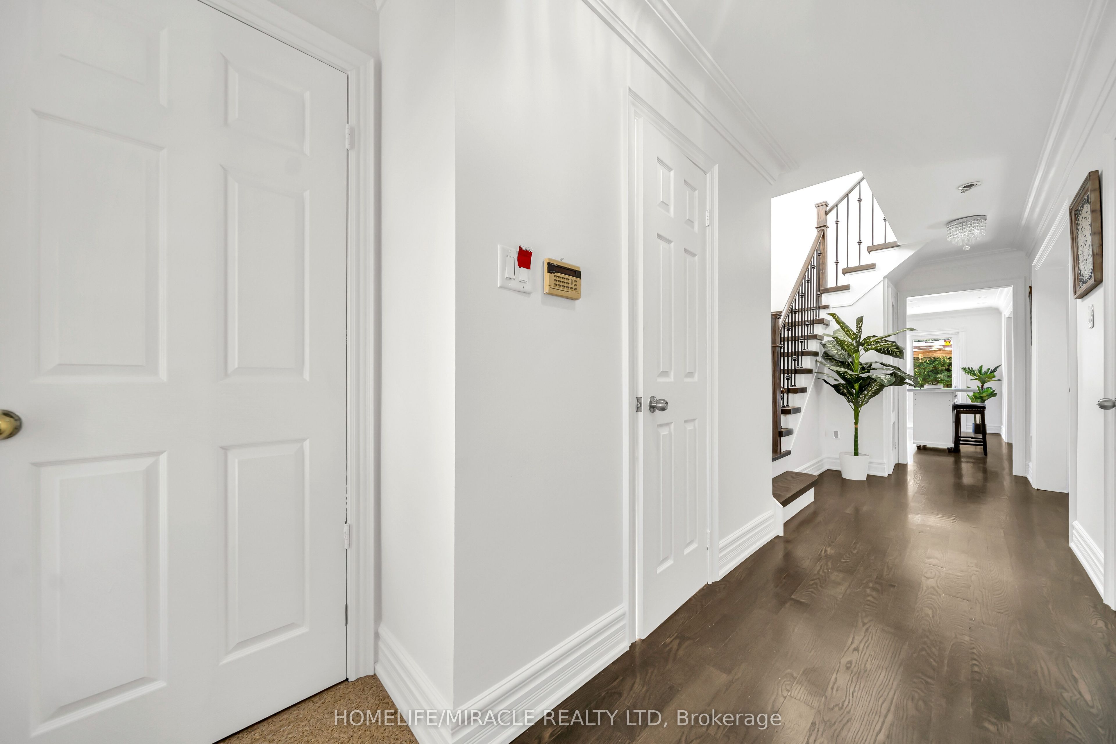 469 Fothergill Boulevard Property Photo 6