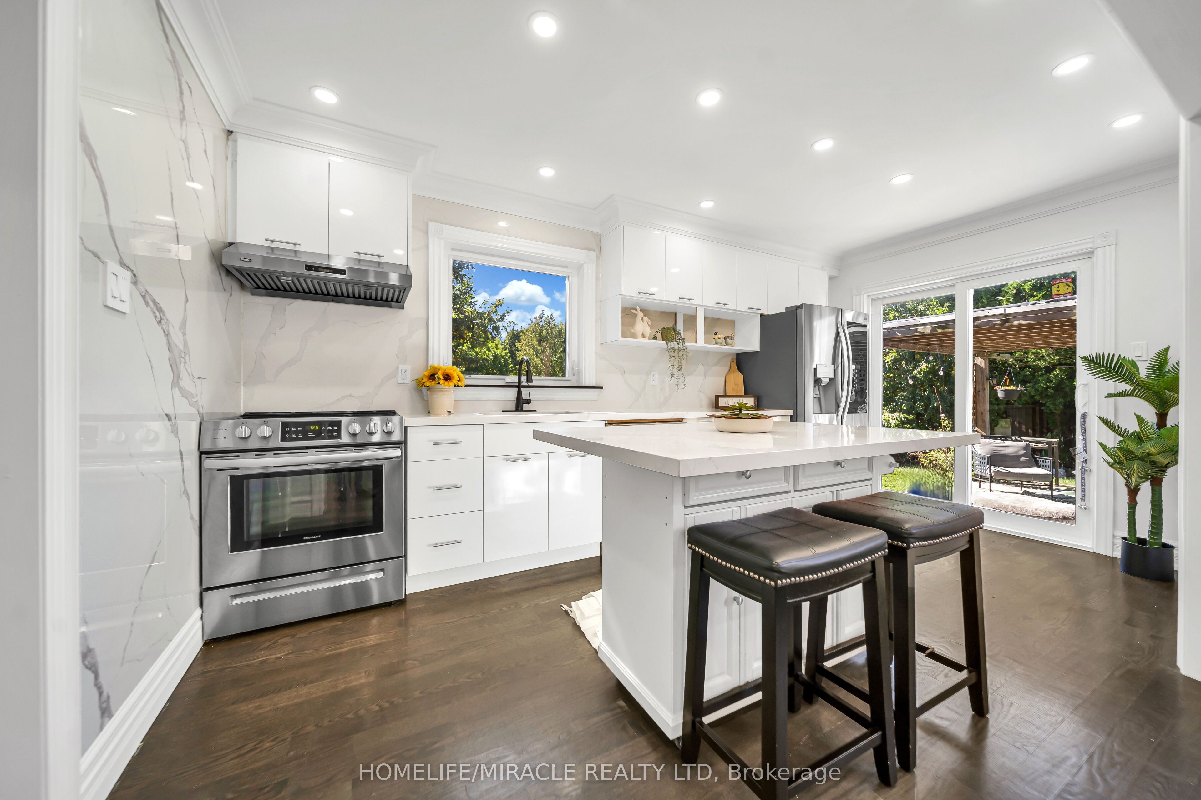 469 Fothergill Boulevard Property Photo 16