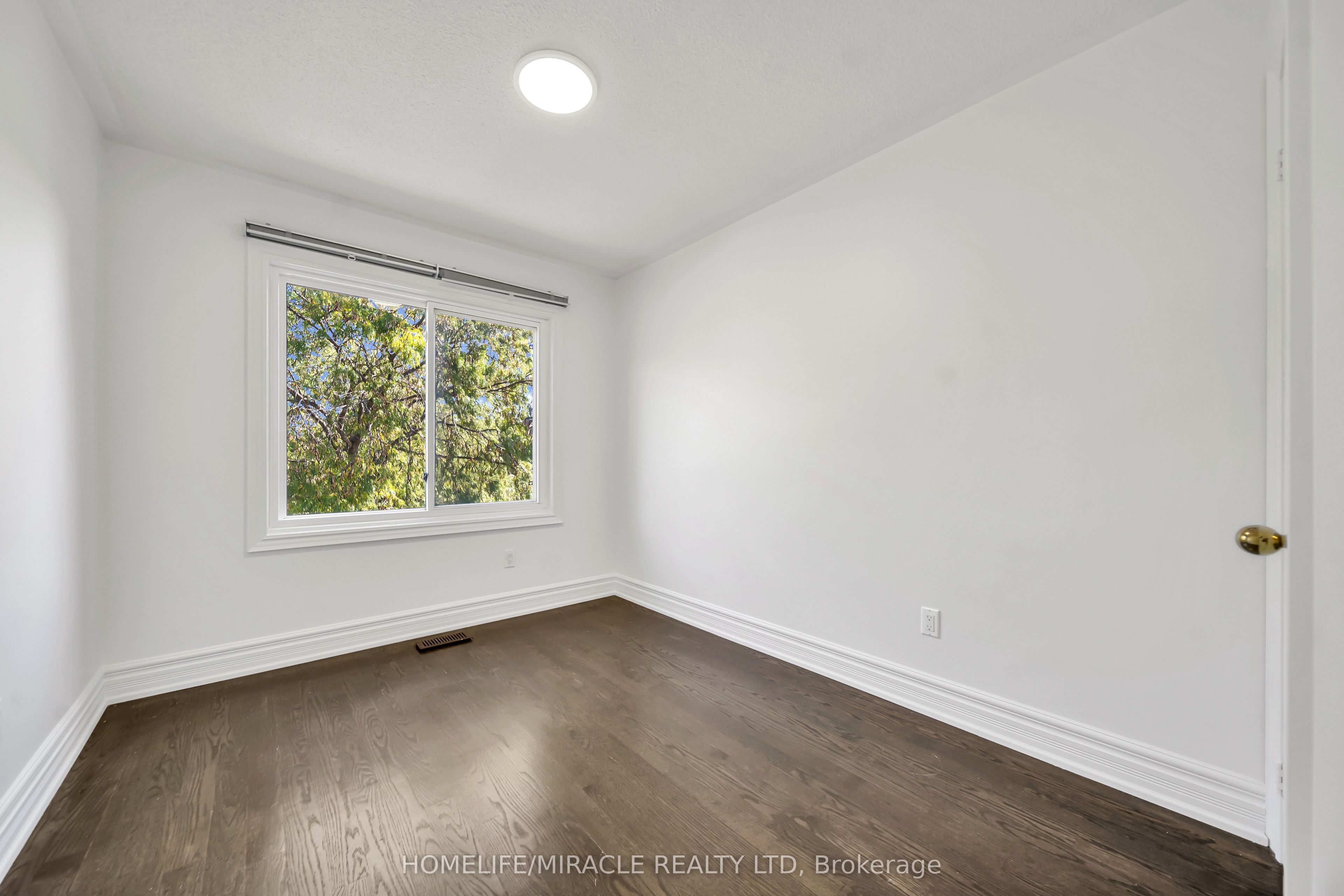 469 Fothergill Boulevard Property Photo 19