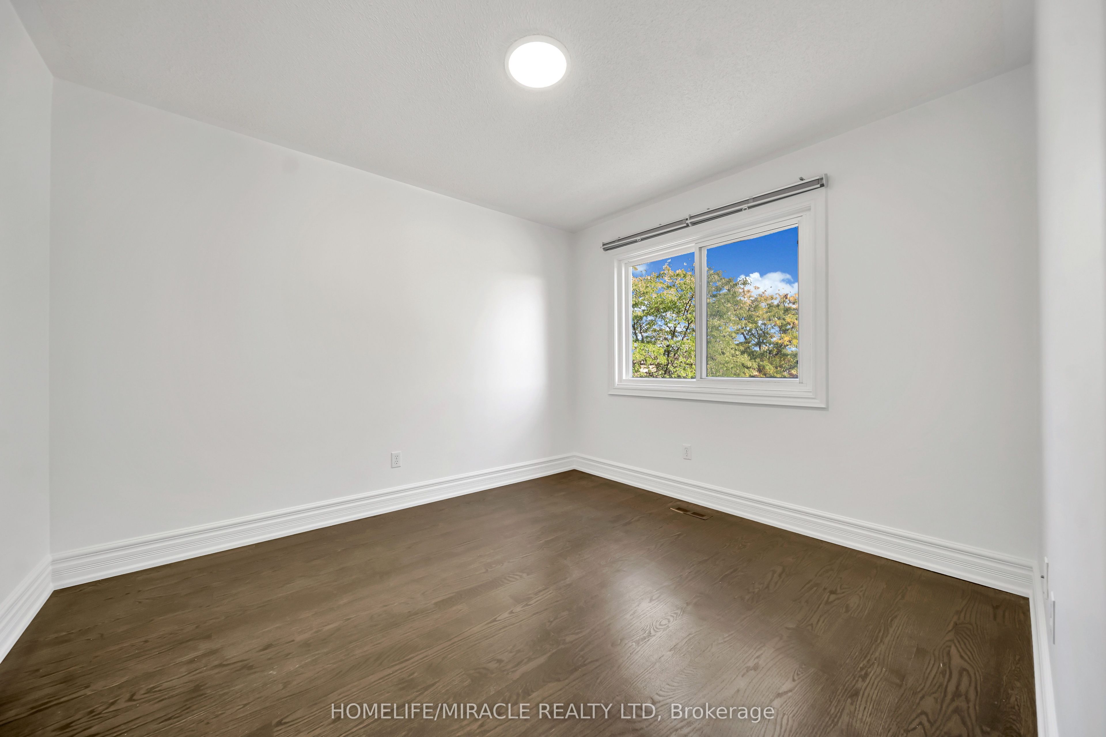469 Fothergill Boulevard Property Photo 21