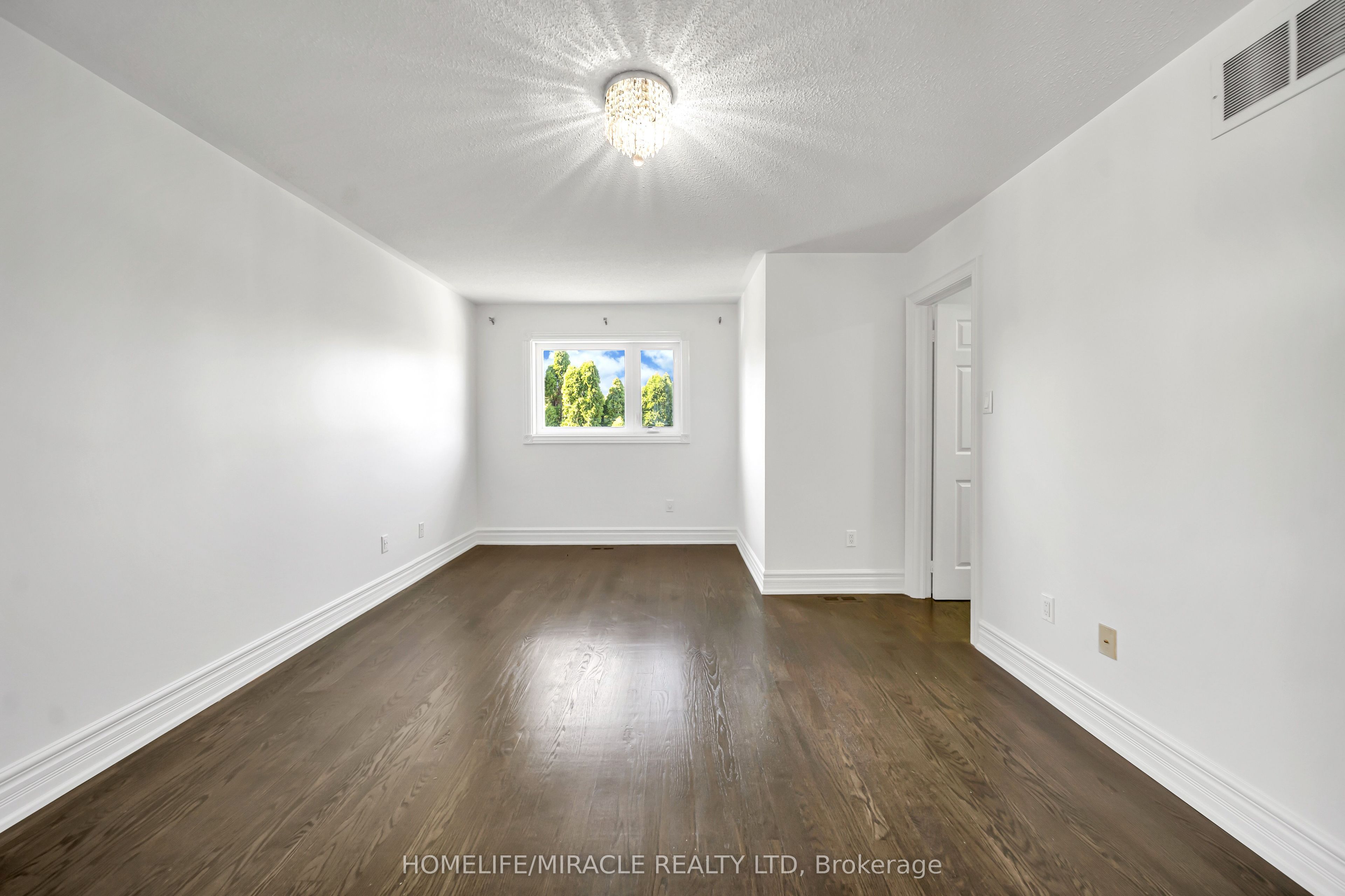 469 Fothergill Boulevard Property Photo 25