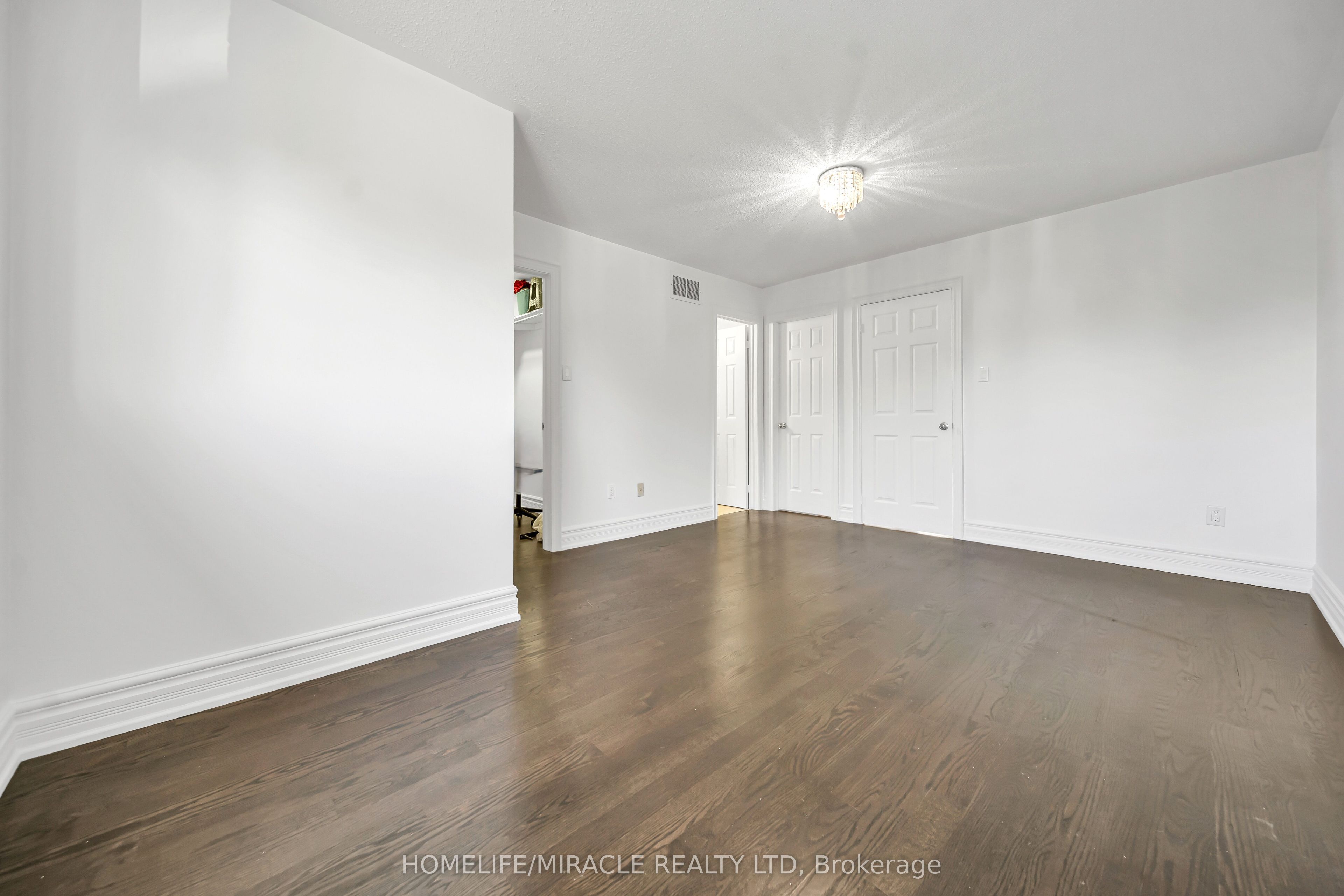 469 Fothergill Boulevard Property Photo 27