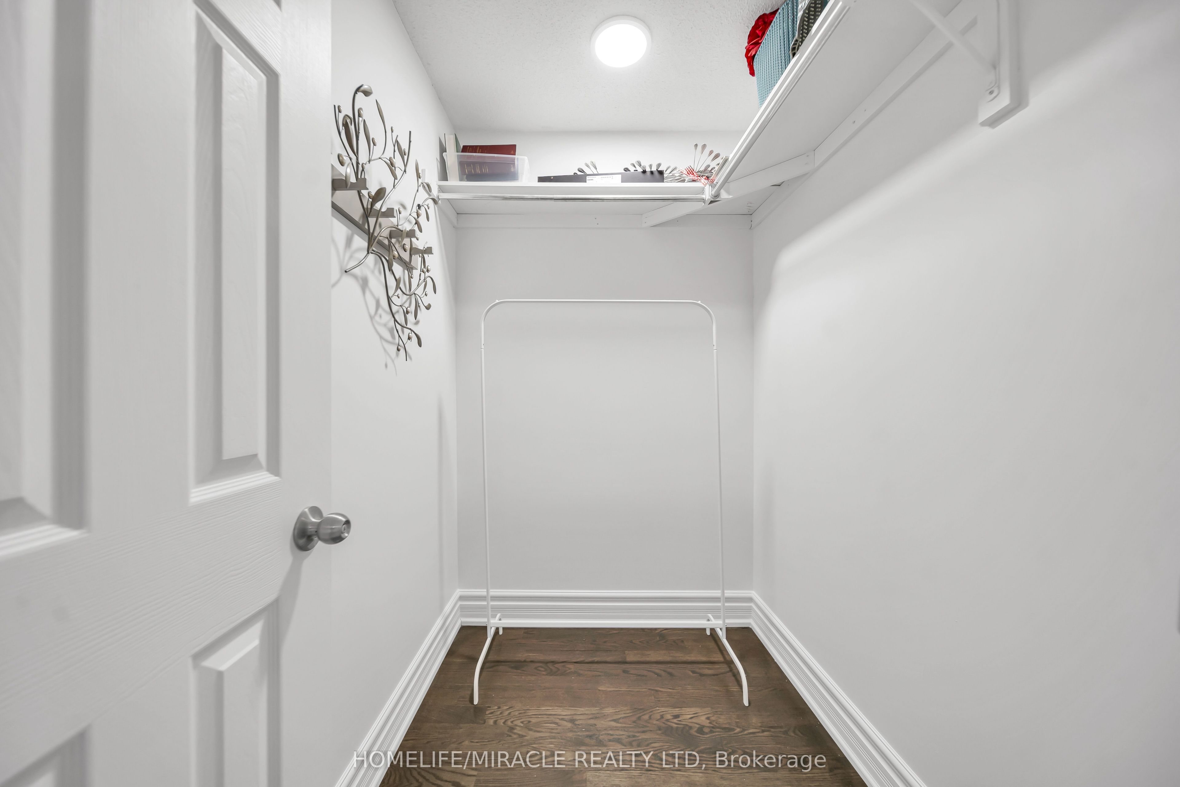 469 Fothergill Boulevard Property Photo 28