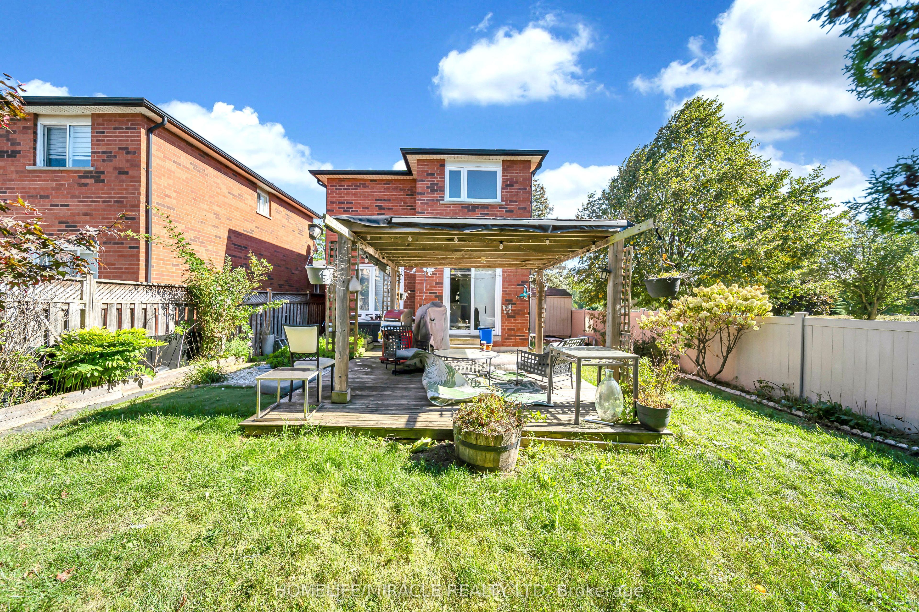 469 Fothergill Boulevard Property Photo 37