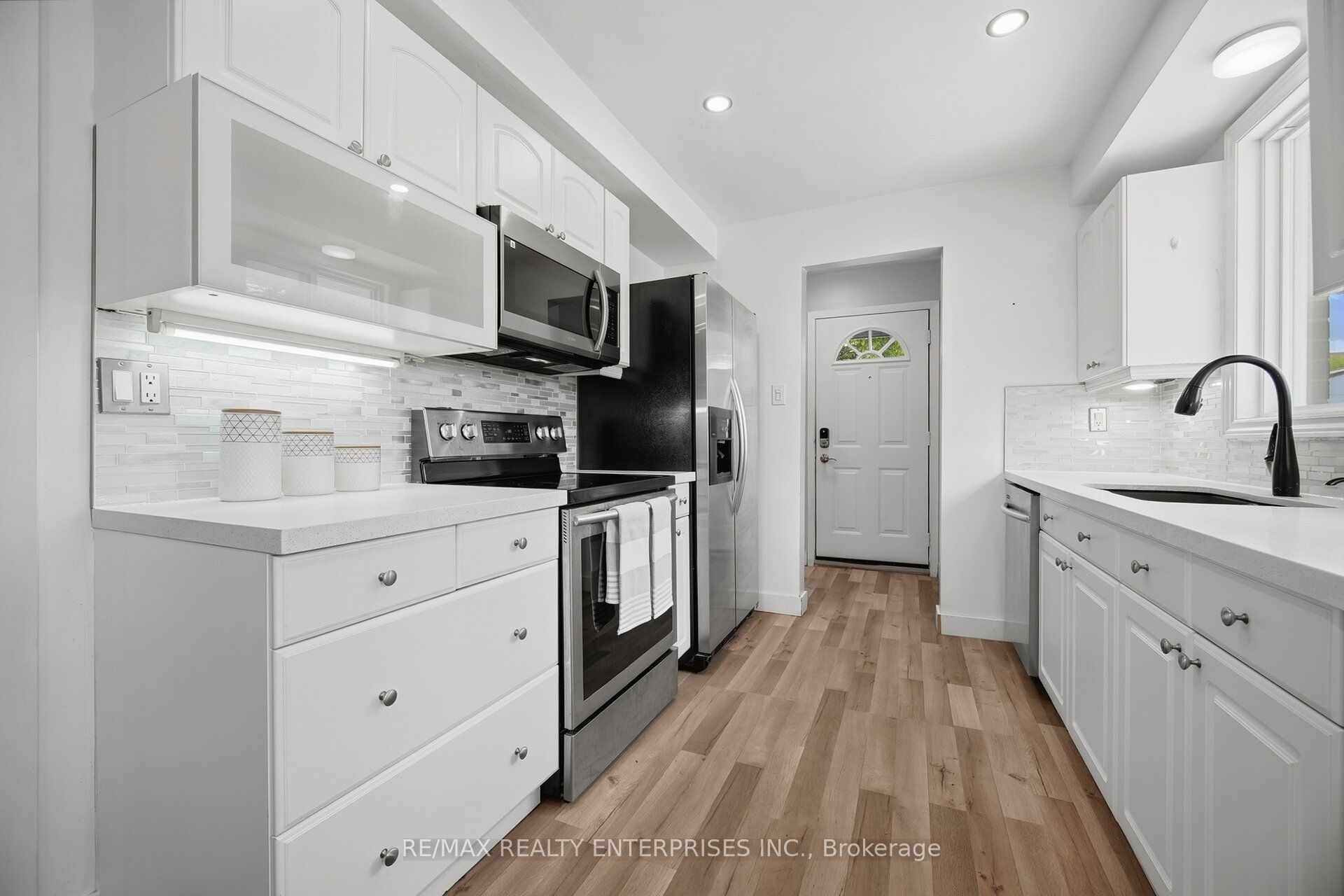1310 Redbank Crescent Property Photo 5