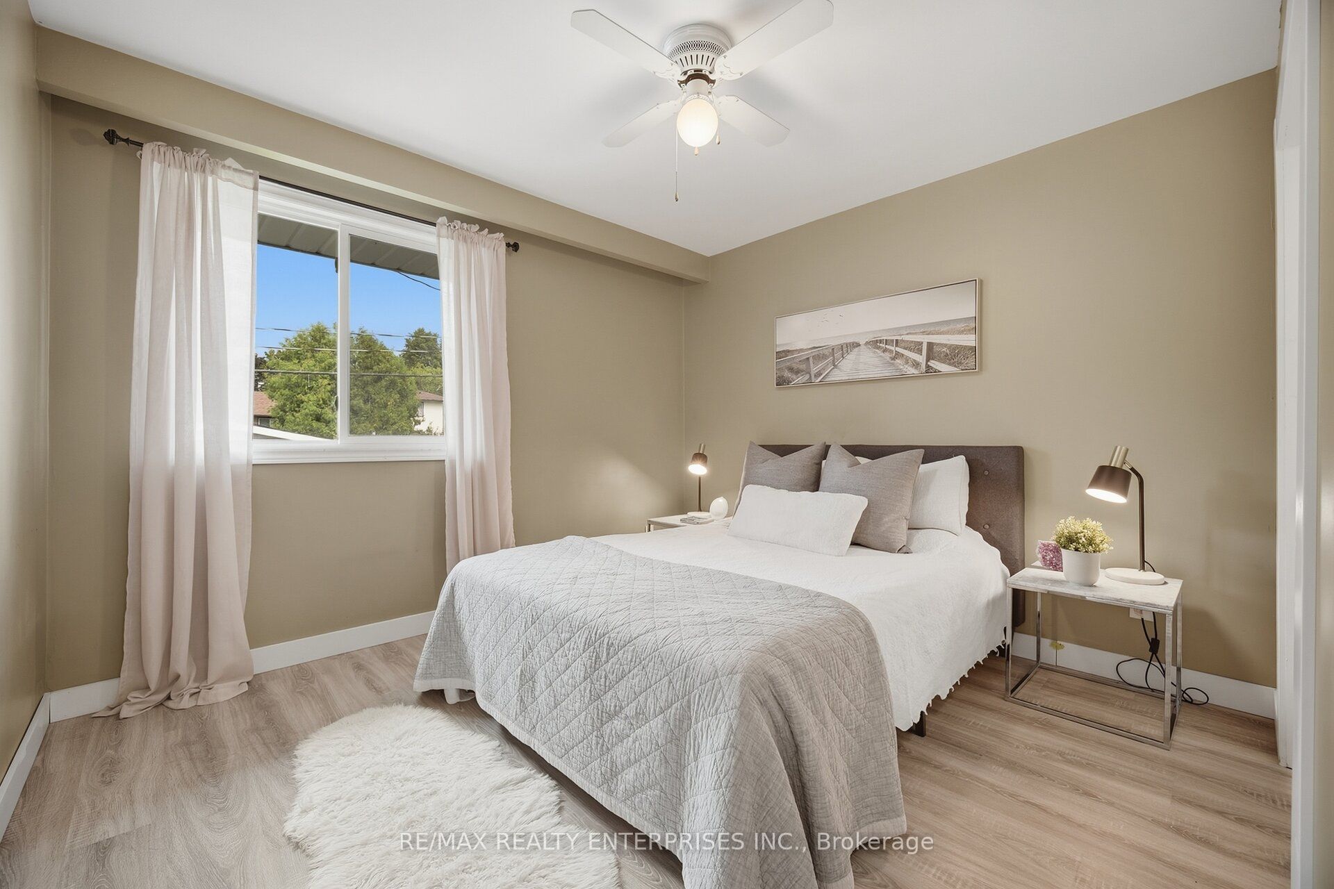 1310 Redbank Crescent Property Photo 11