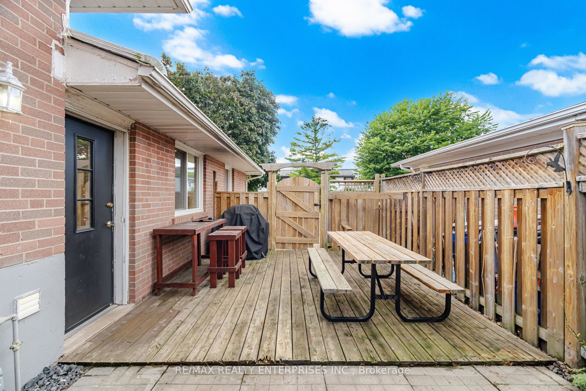 1310 Redbank Crescent Property Photo 22