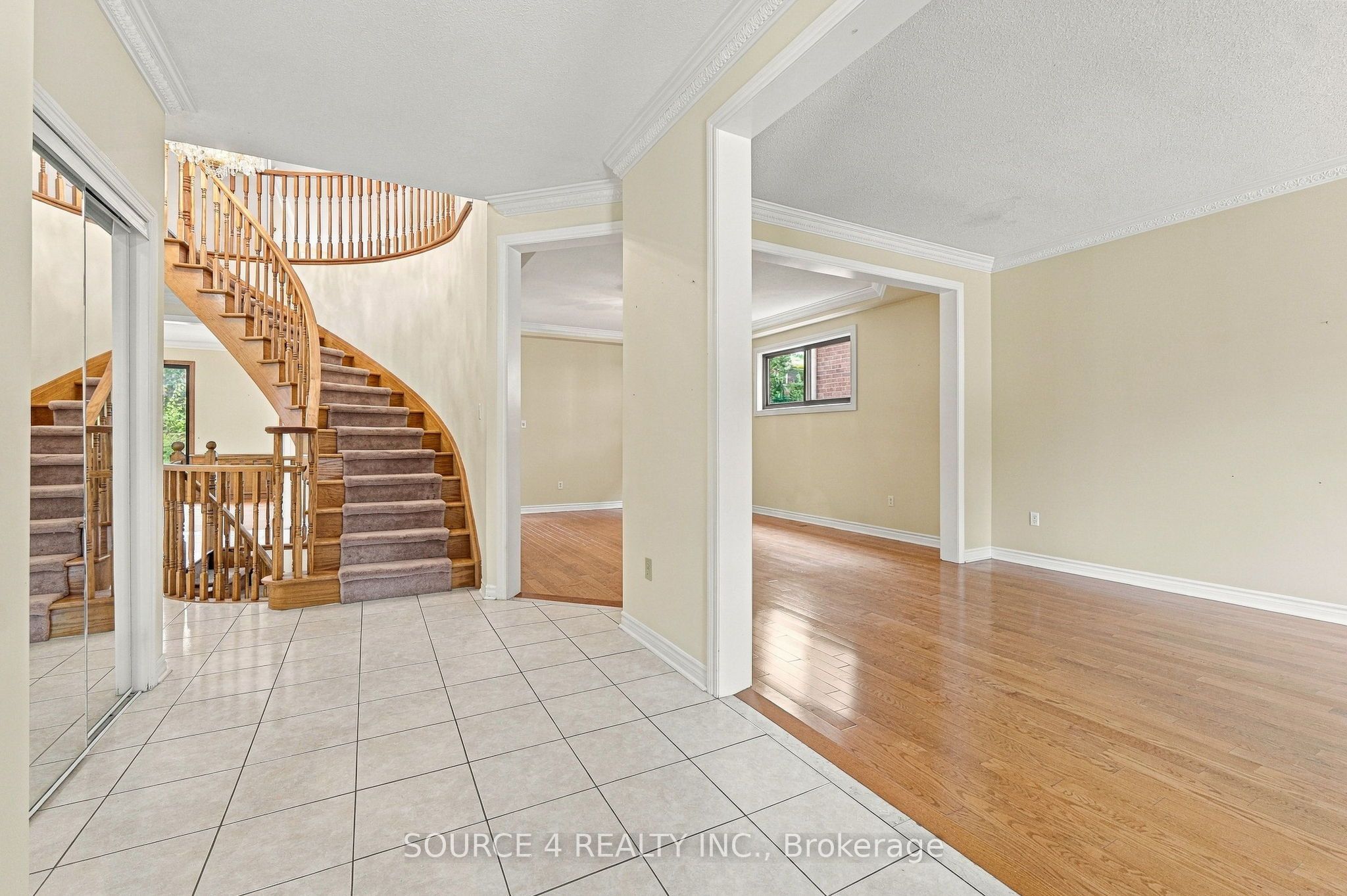 1805 Glenvista Drive Property Photo 4