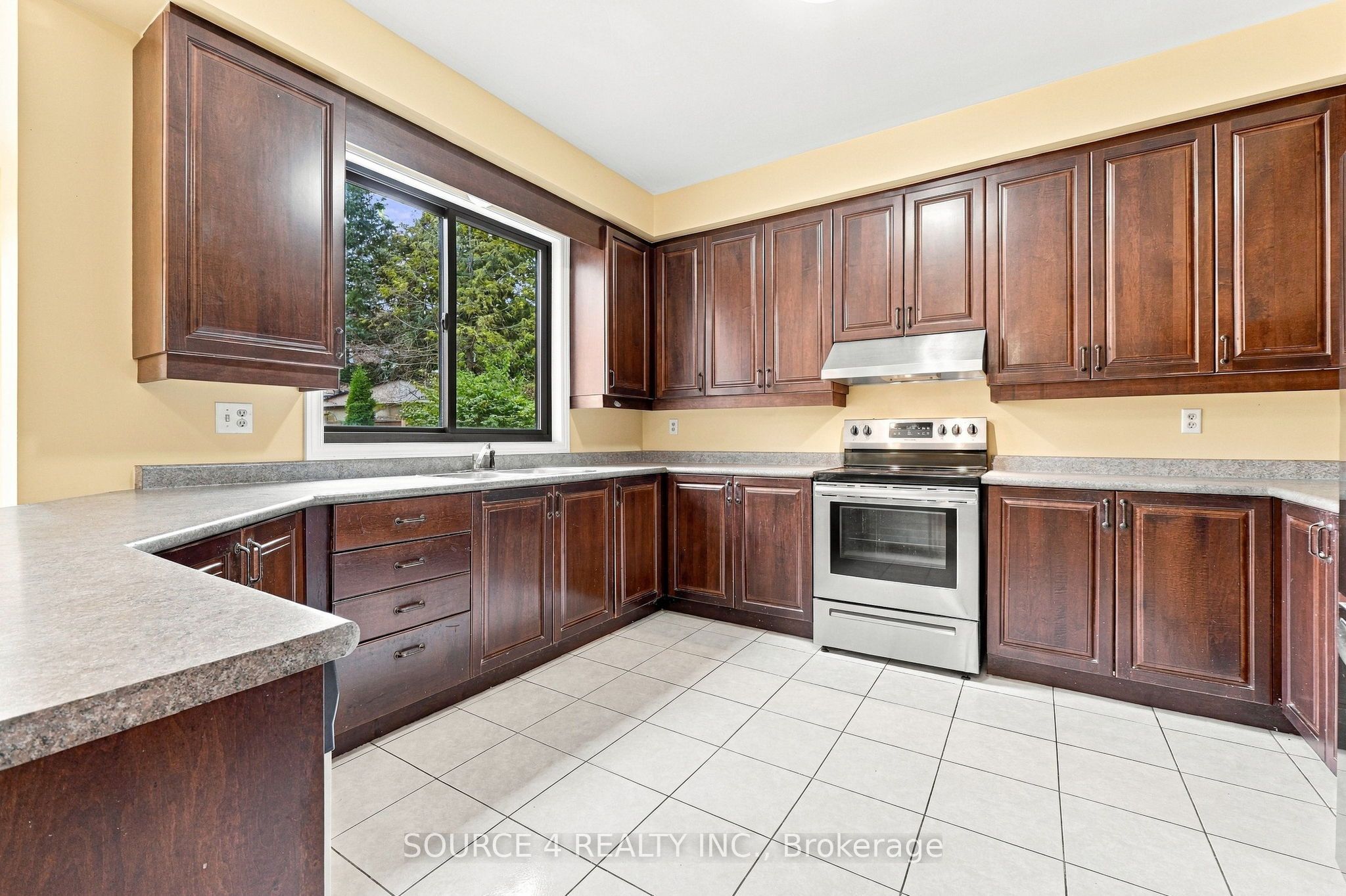 1805 Glenvista Drive Property Photo 11
