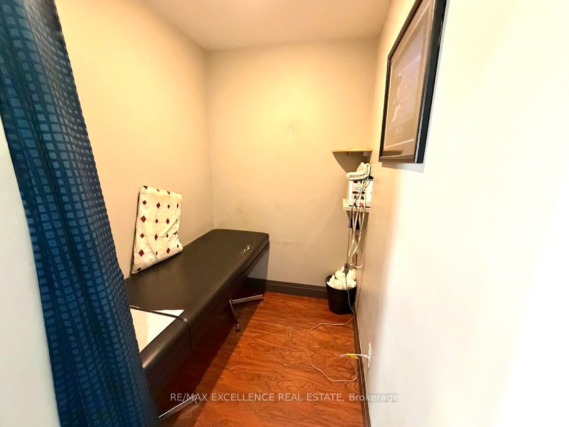 4025 Brandon Gate Drive 2 Property Photo 3