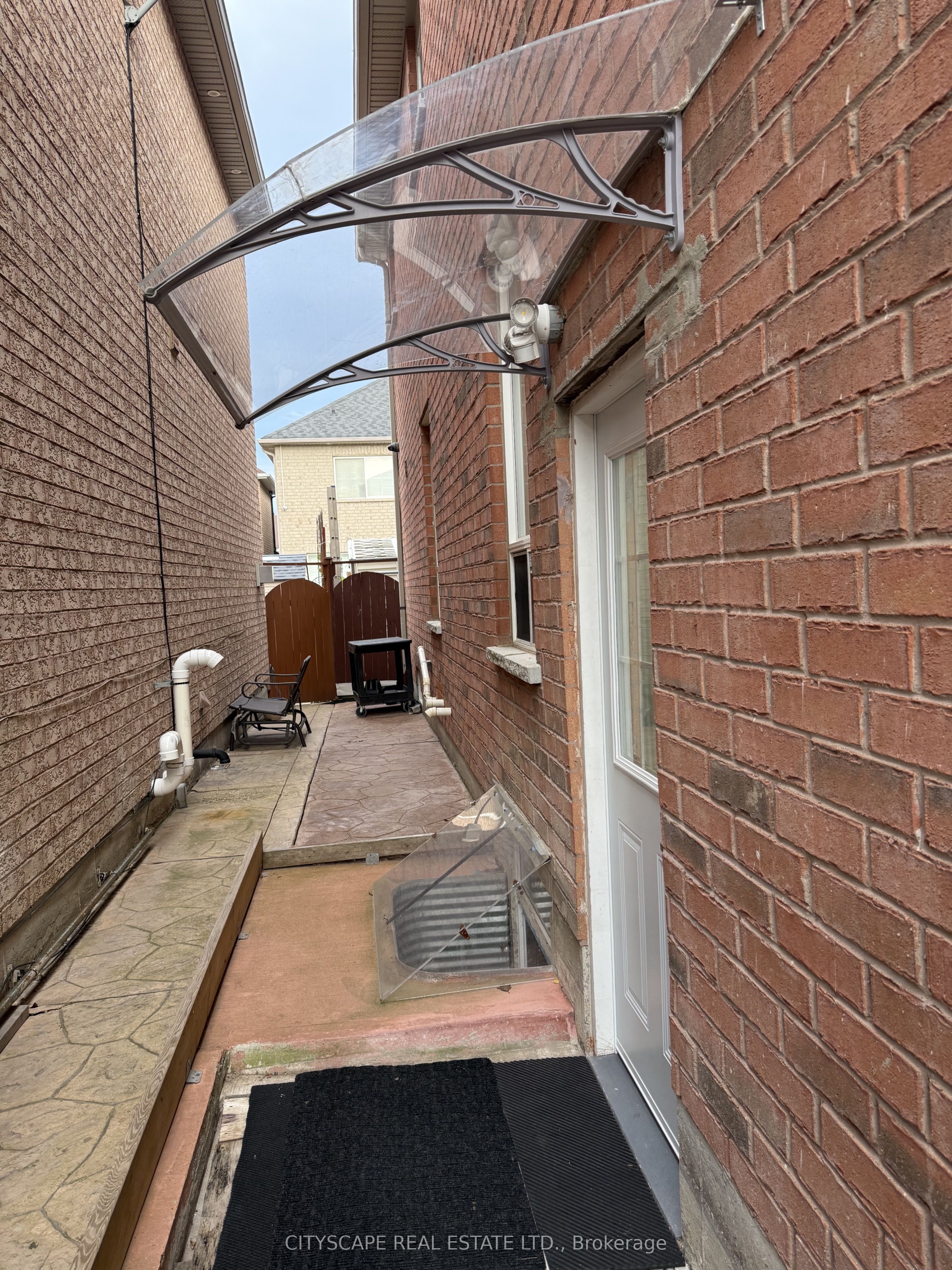 6 Lucky Lane Bsmt Property Photo 1