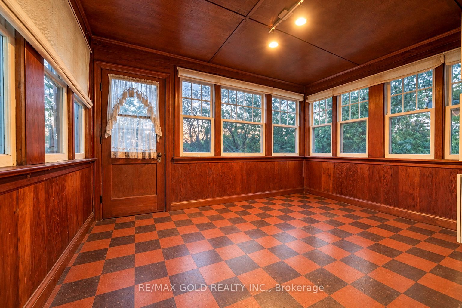 15208 Airport Road Property Photo 13