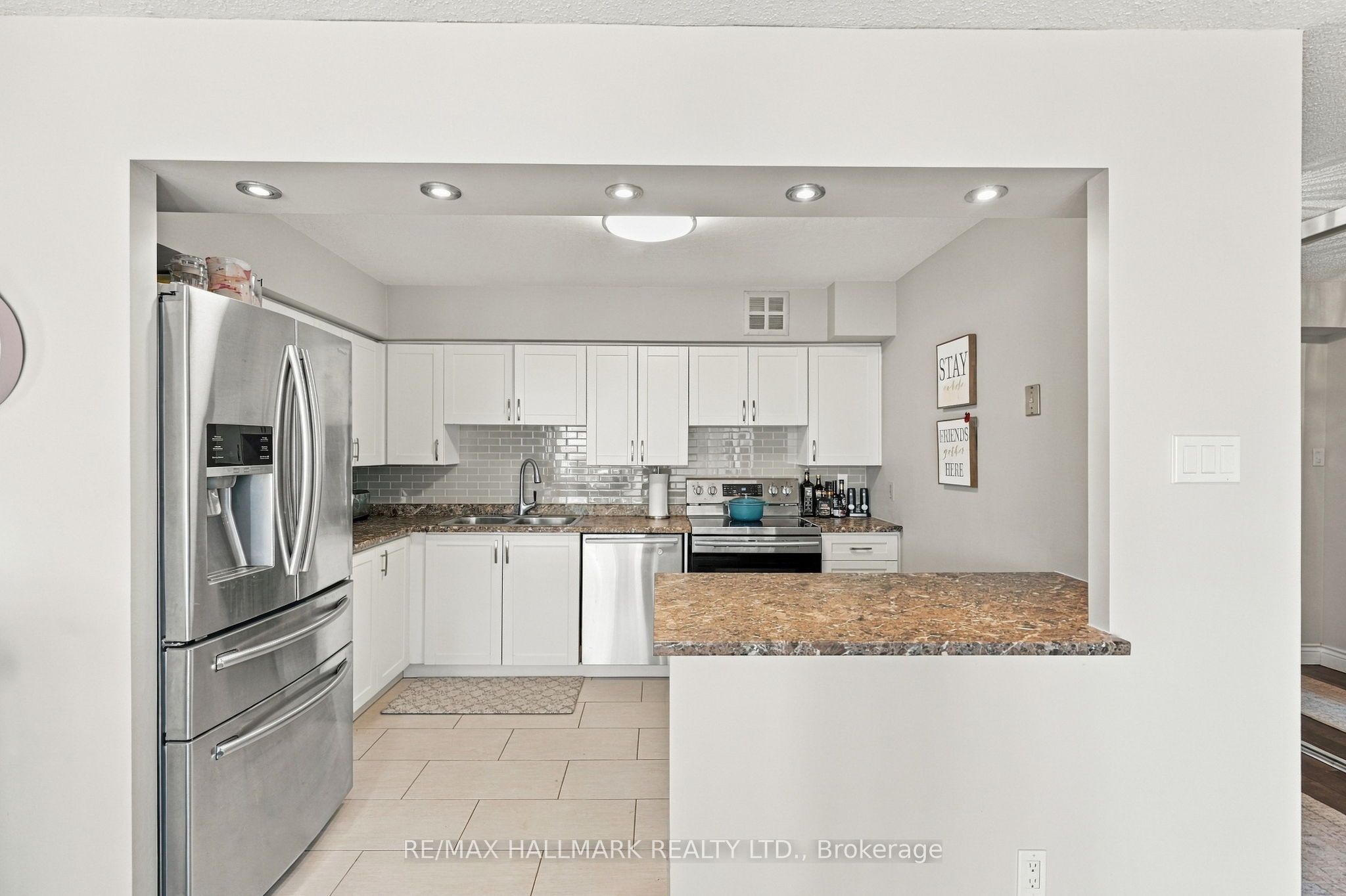1485 Lakeshore Road E 903 Property Photo 1