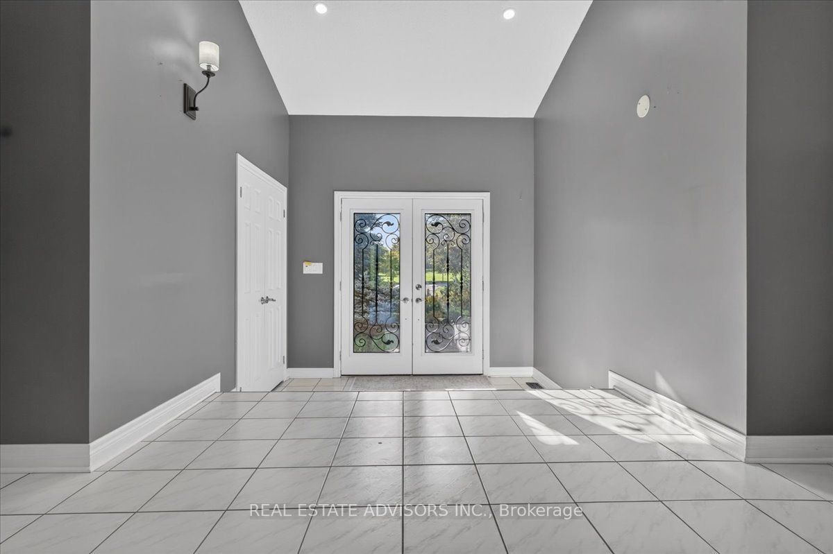 19 Mcconachie Crescent Property Photo 8