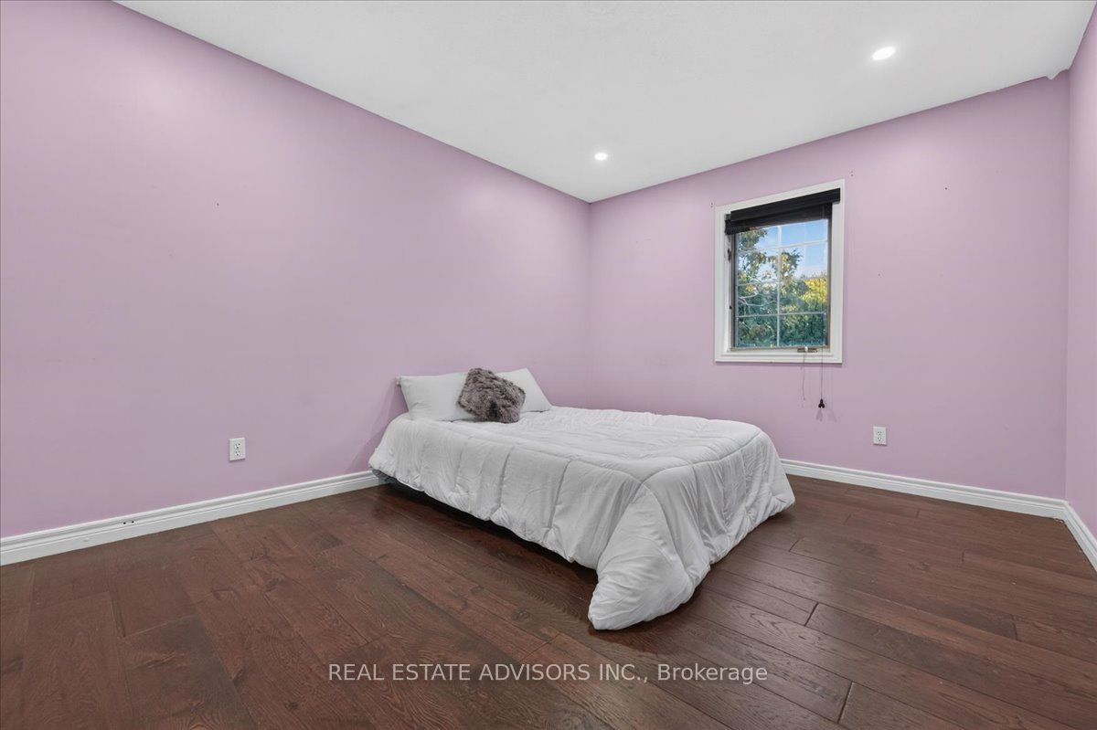 19 Mcconachie Crescent Property Photo 33