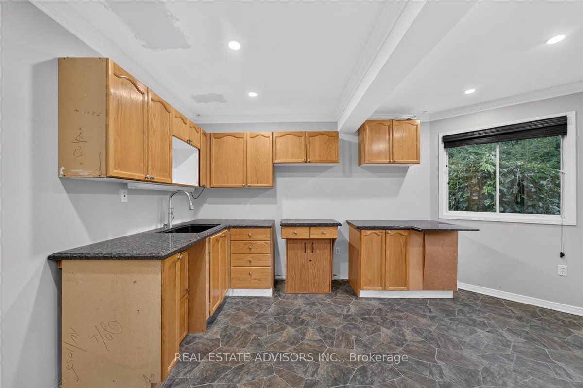 19 Mcconachie Crescent Property Photo 39