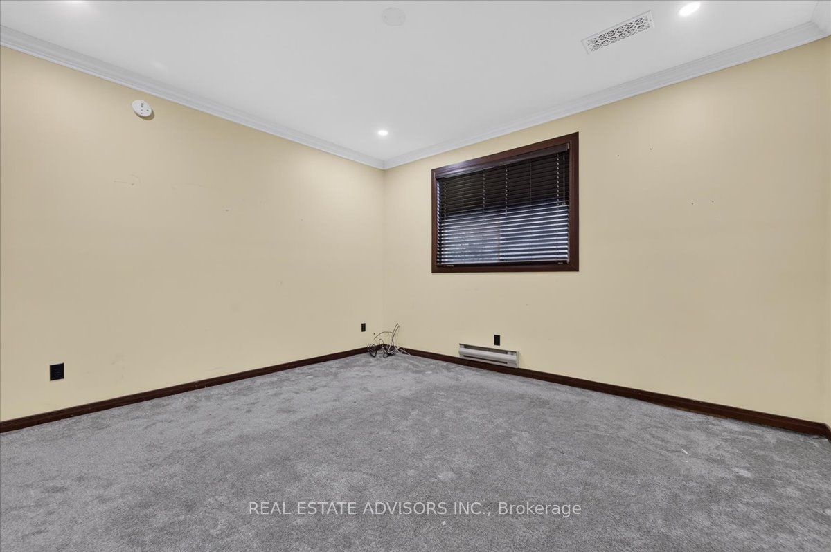 19 Mcconachie Crescent Property Photo 42