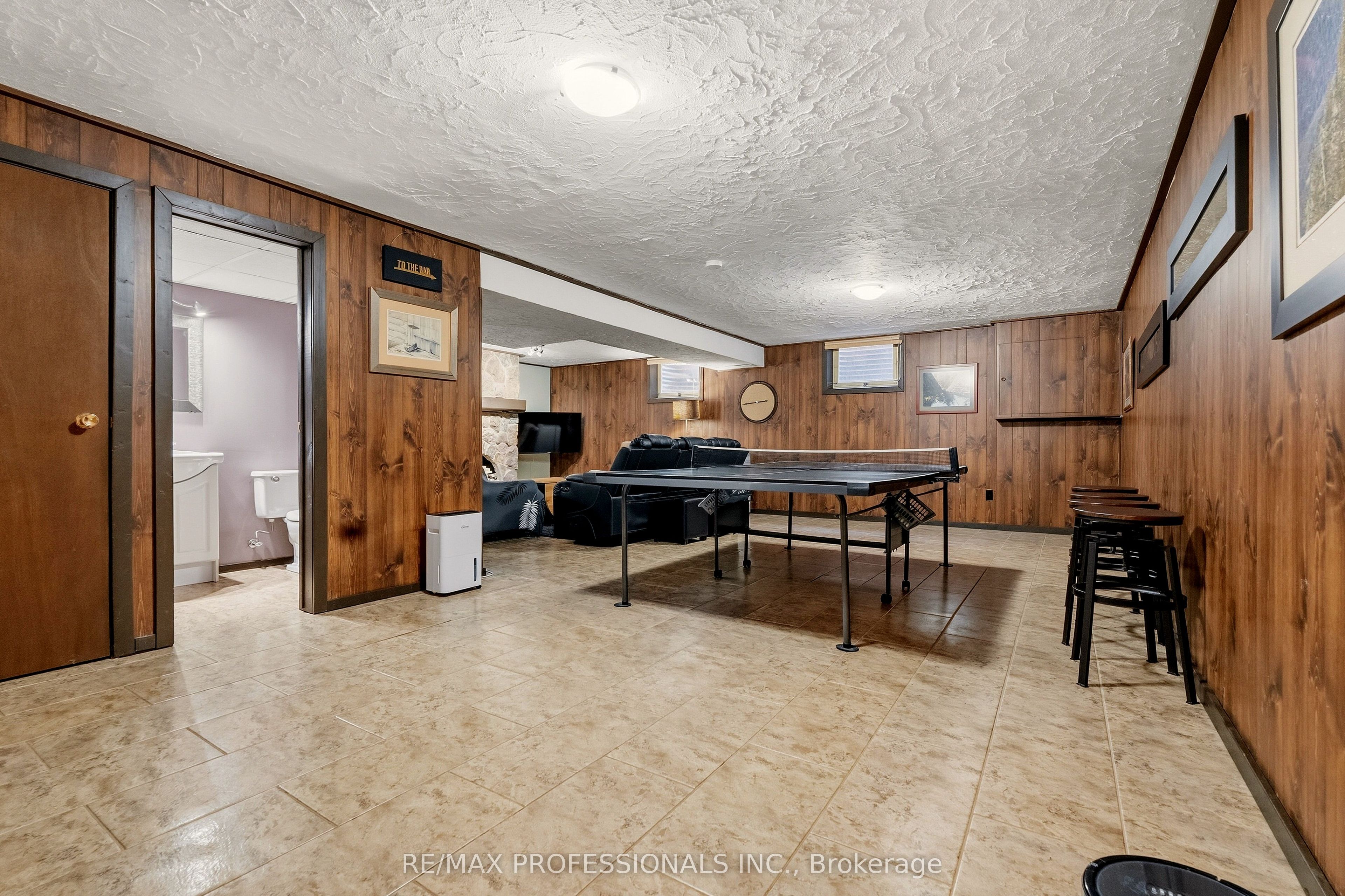 6888 Barrisdale Drive Property Photo 33