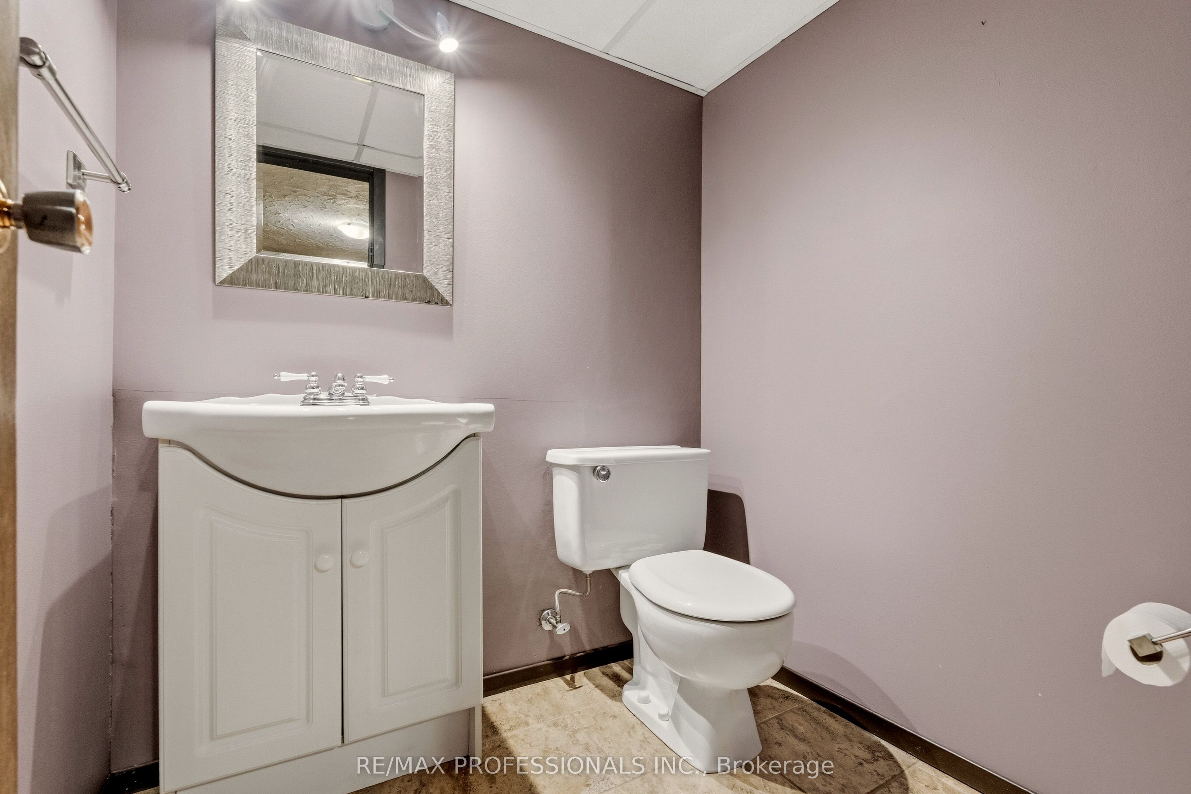 6888 Barrisdale Drive Property Photo 38
