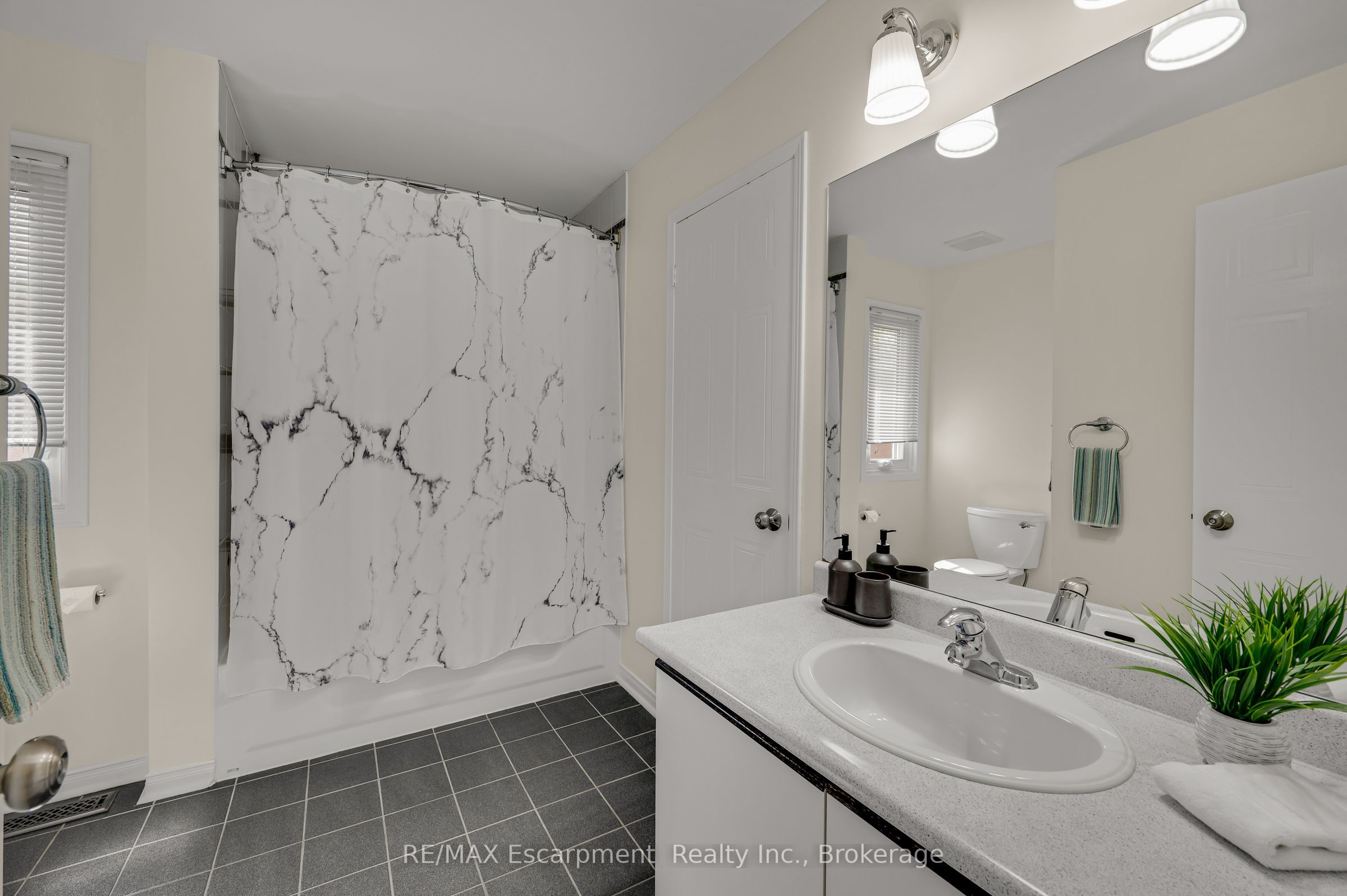 1194 Old Oak Drive Property Photo 26
