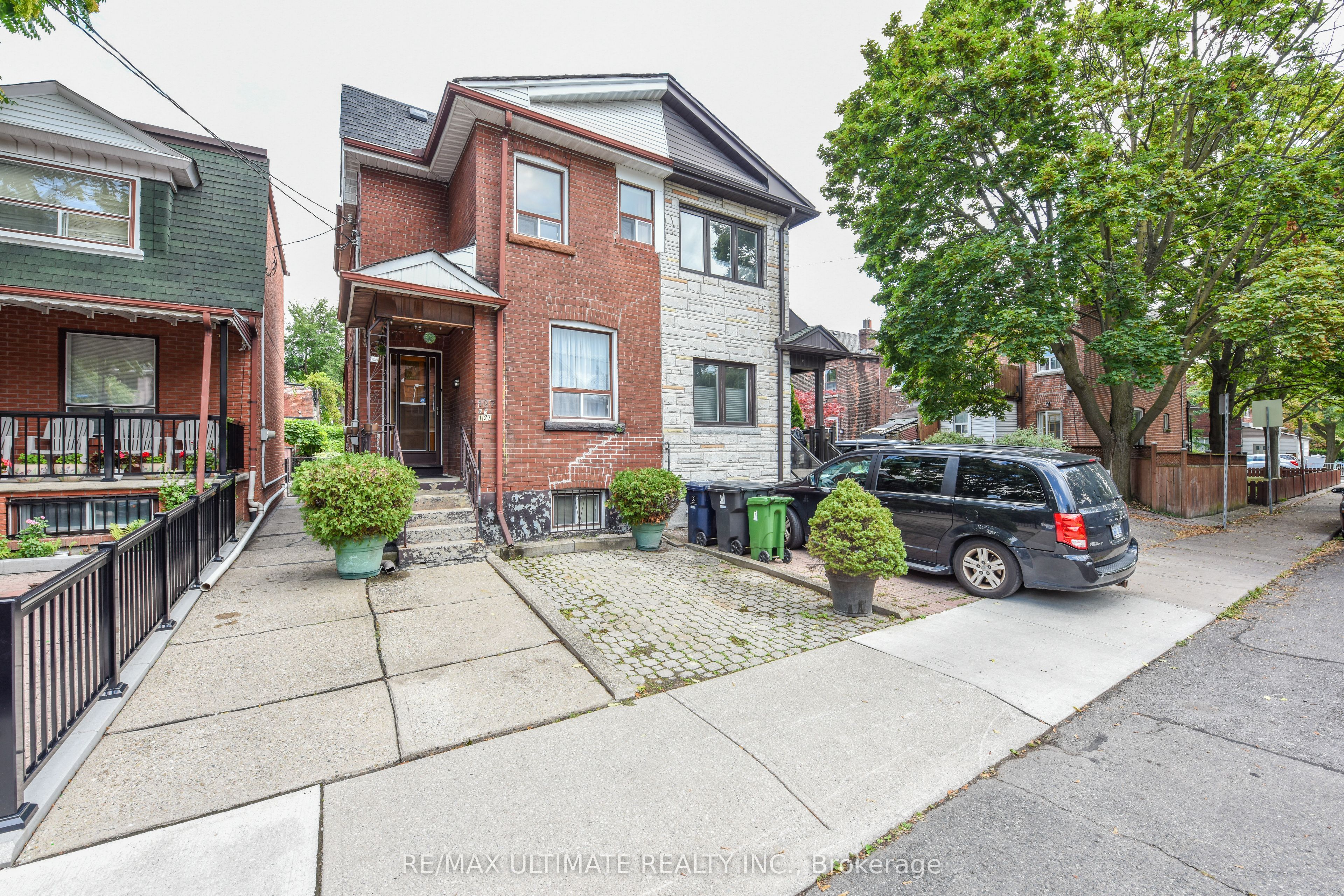 127 Salem Avenue Property Photo 1