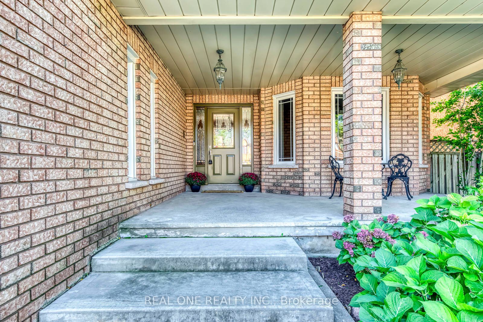 1332 Greenwood Crescent Property Photo 4