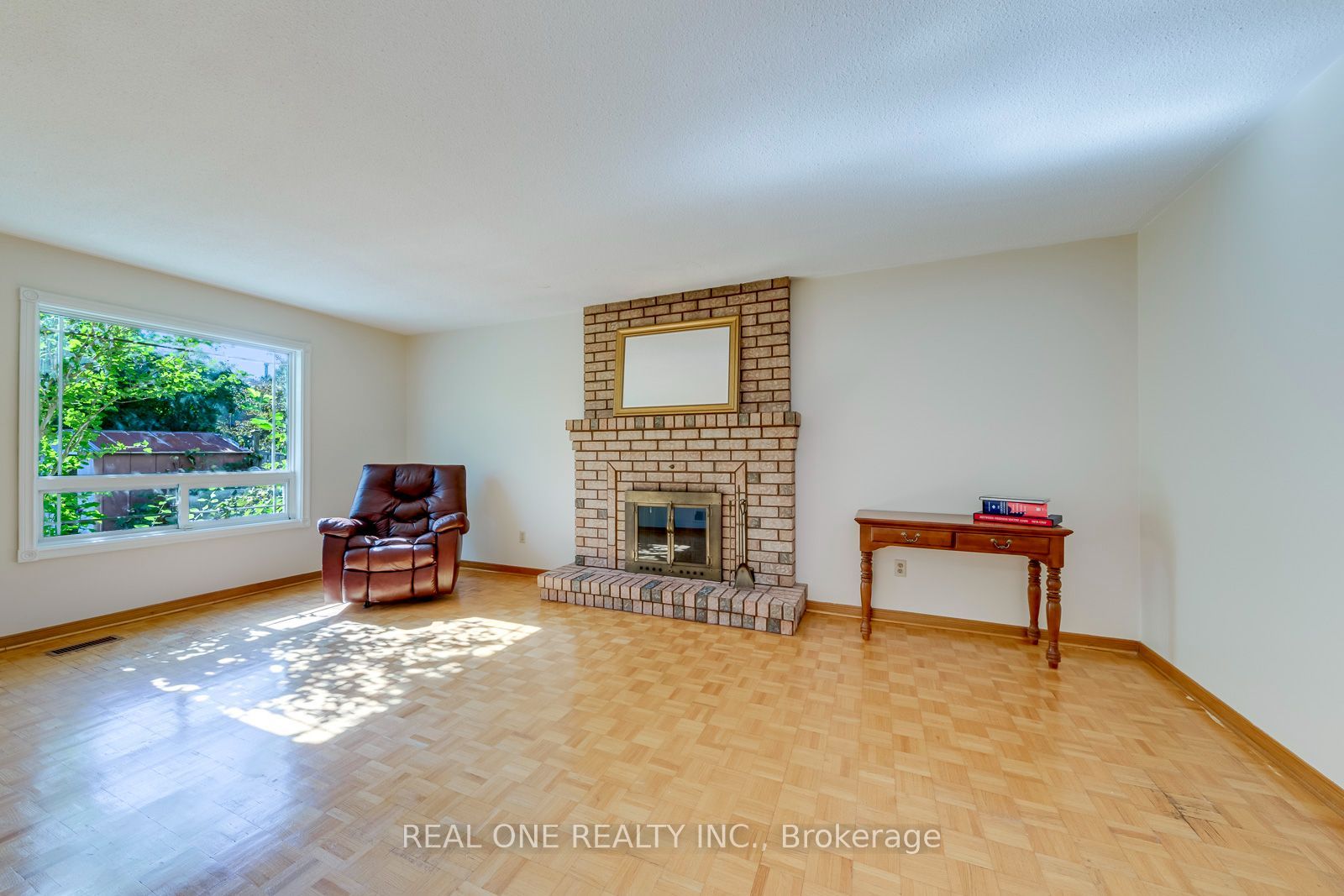 1332 Greenwood Crescent Property Photo 10