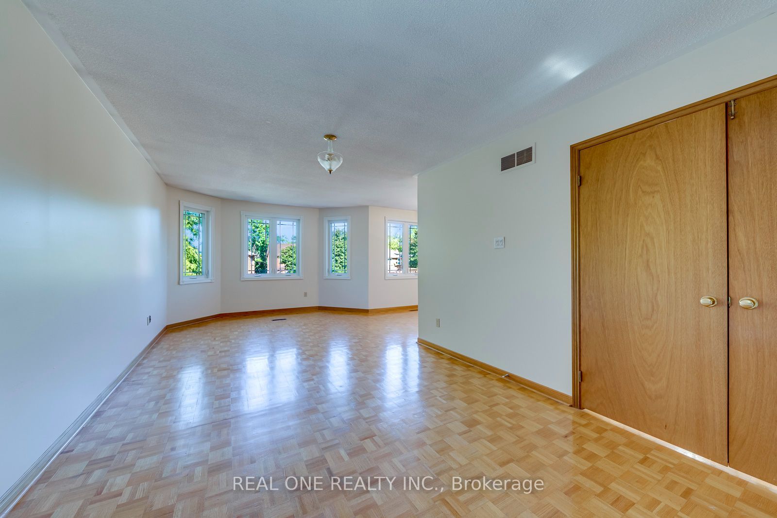1332 Greenwood Crescent Property Photo 24