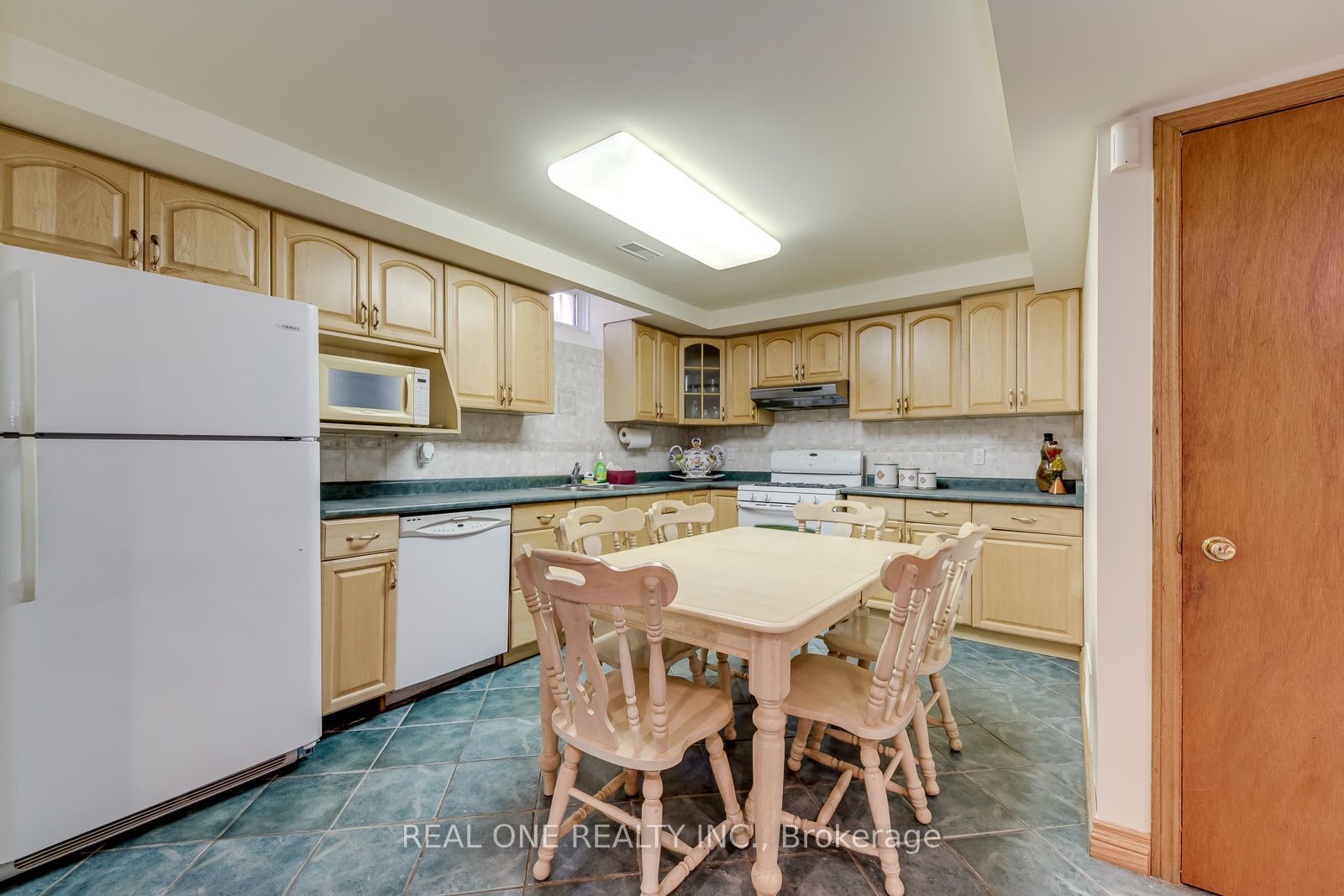 1332 Greenwood Crescent Property Photo 40