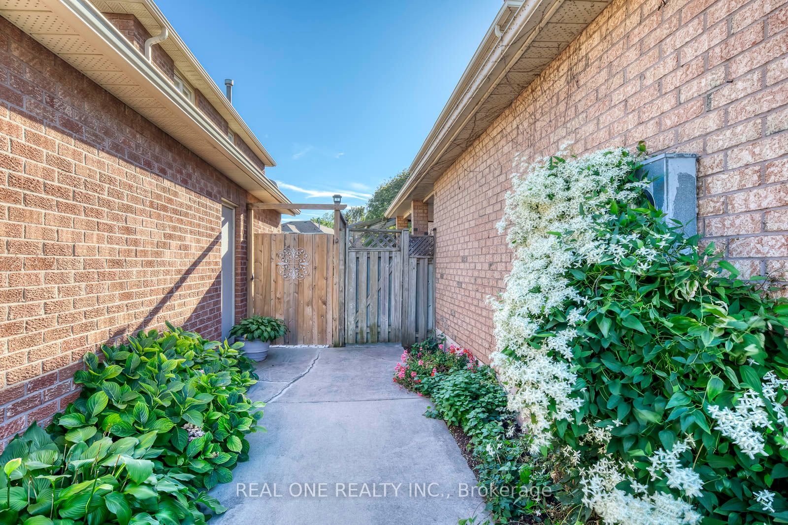 1332 Greenwood Crescent Property Photo 45